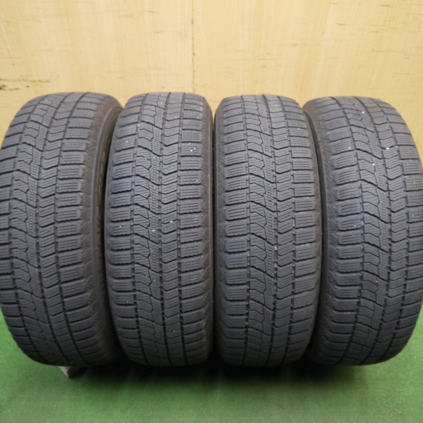 4本価格！22年★プリウス 等 195/65R15 スタッドレス トーヨー オブザーブ GIZ2 LAYCEA 02 レイシア 15インチ PCD100/5H★5042210Hス