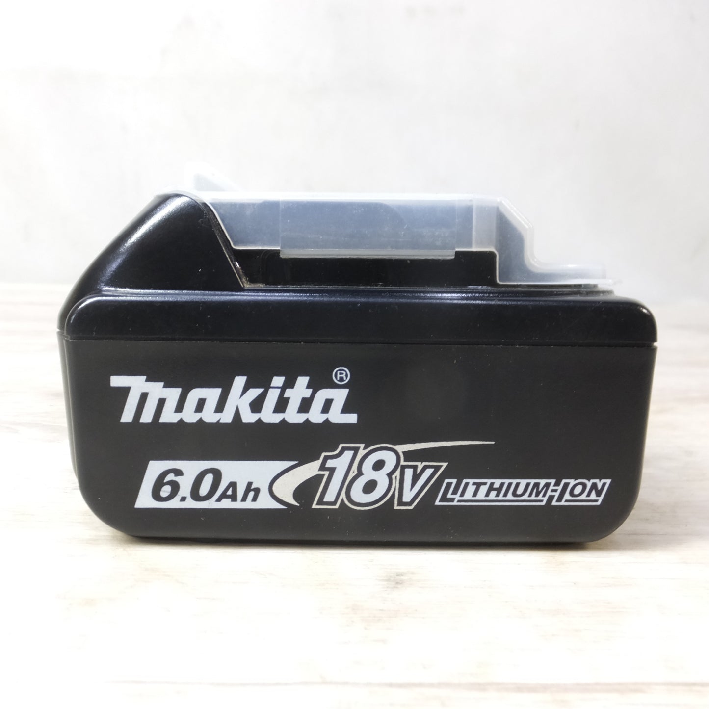 [送料無料] キレイ◆makita マキタ Li-on リチウムイオンバッテリー BL1860B DC18V 6.0Ah 108Wh 電動工具 雪マーク①◆