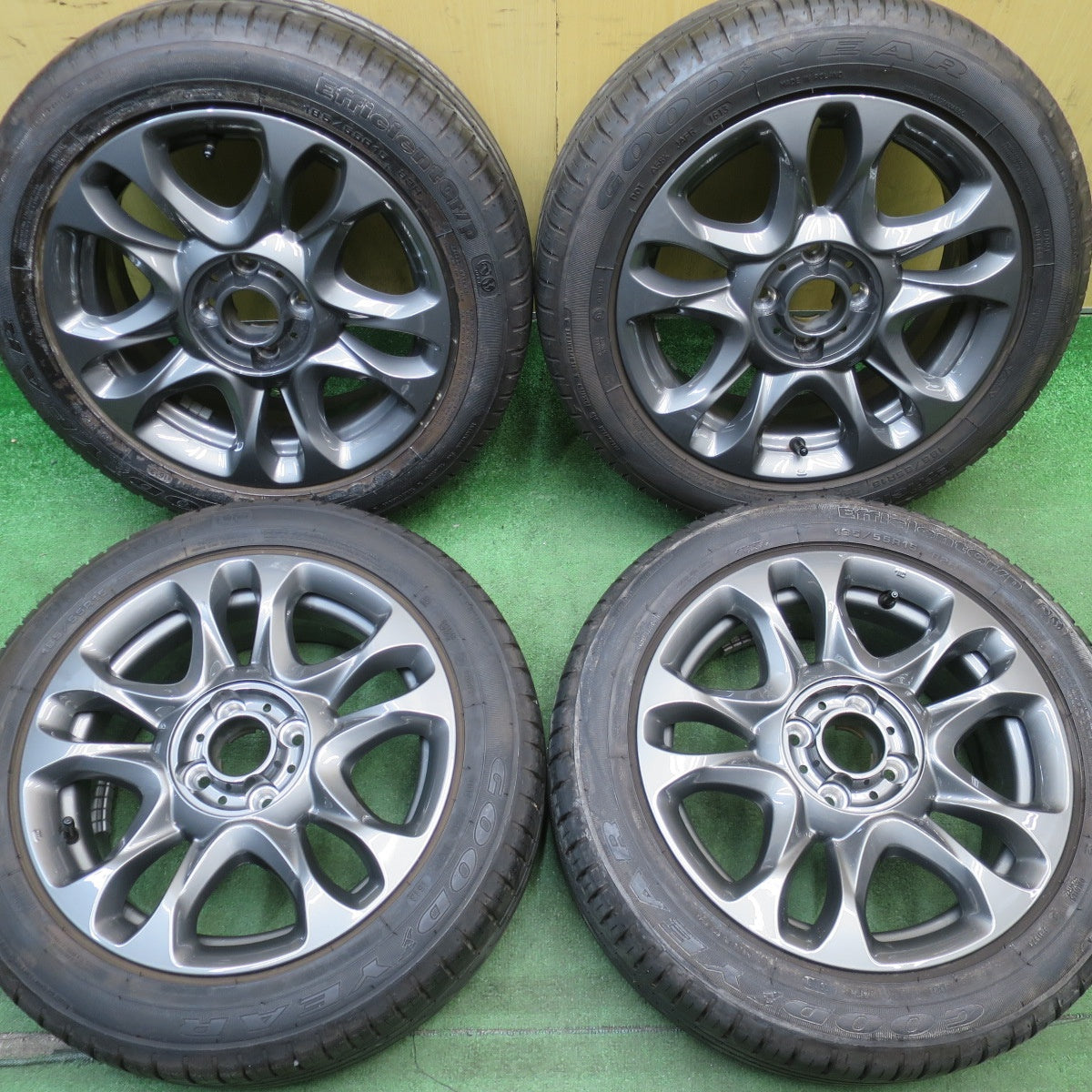 ほぼ未使用！キレイ★FIAT フィアット 500 S C 純正 185/55R15 グッドイヤー EfficientGrip 15インチ PCD98/4H★6052604NJノ