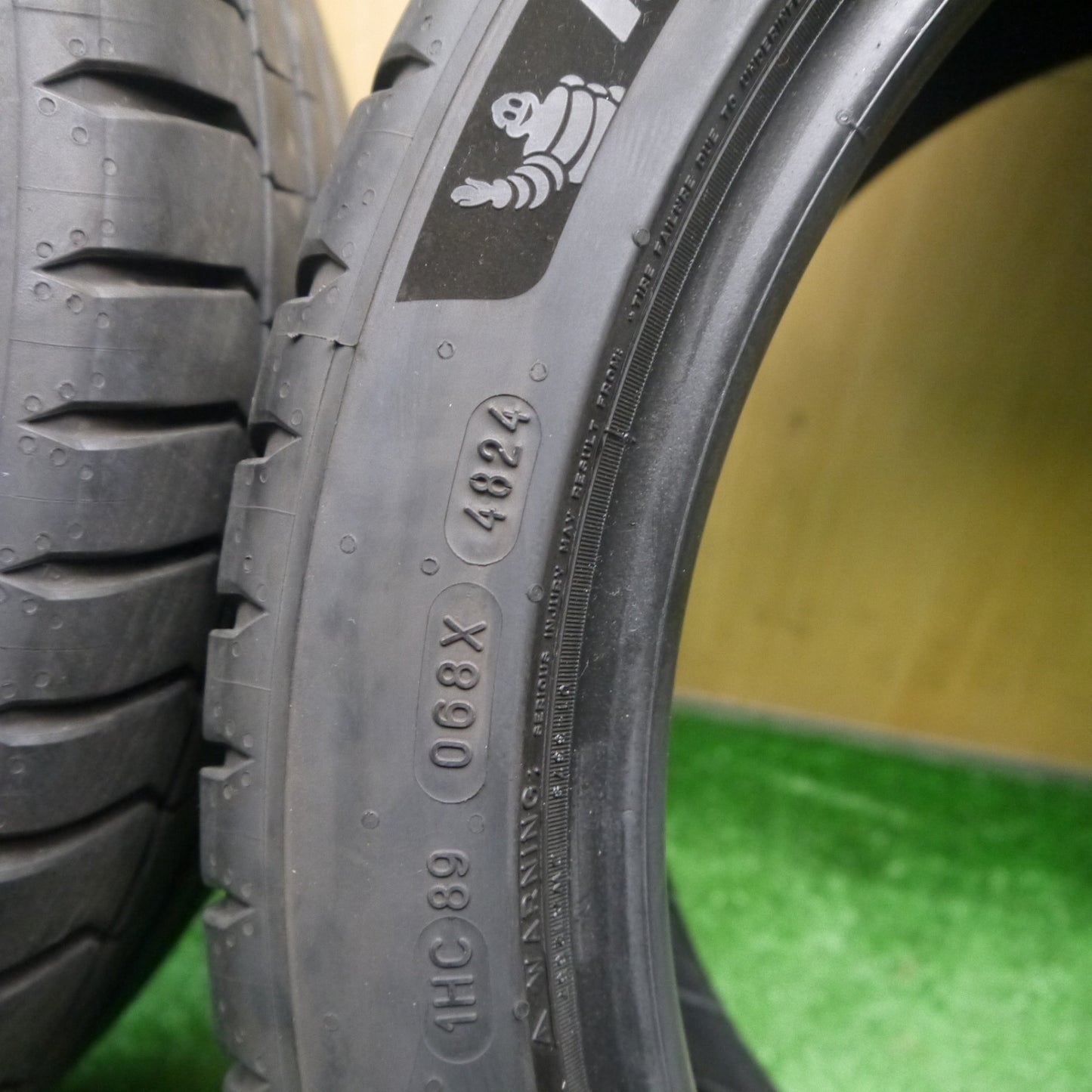 バリ溝！24年！9.5分！2本★235/40R18 ミシュラン パイロット スポーツ 5 タイヤ 18インチ インプレッサ シビック BMW M3 等★6010503Hノタ