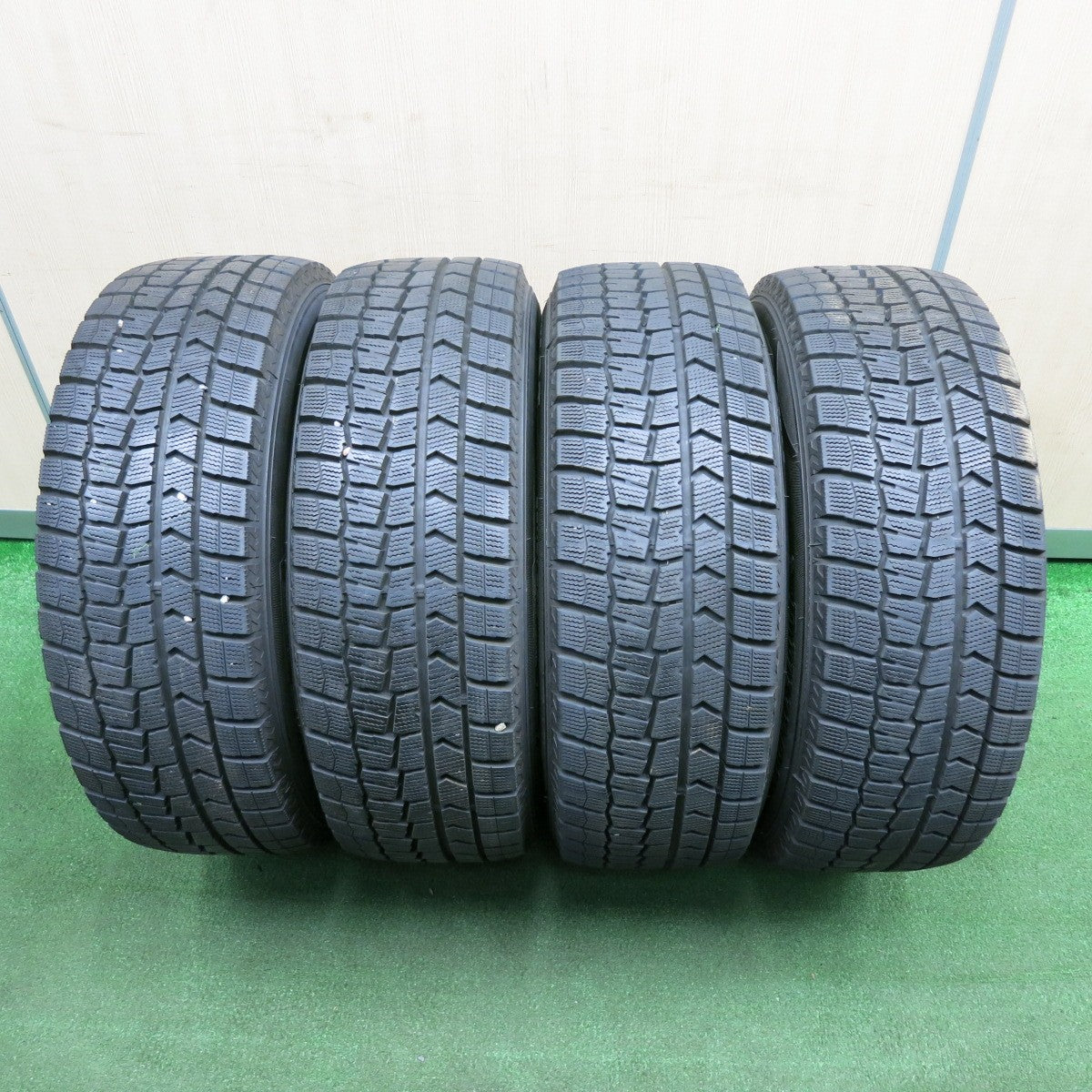 *送料無料* バリ溝！キレイ！9.5分★スタッドレス 215/60R16 ダンロップ ウインターマックス WM02 Mistiere ミスティーレ PCD114.3/5H★4040310TNス