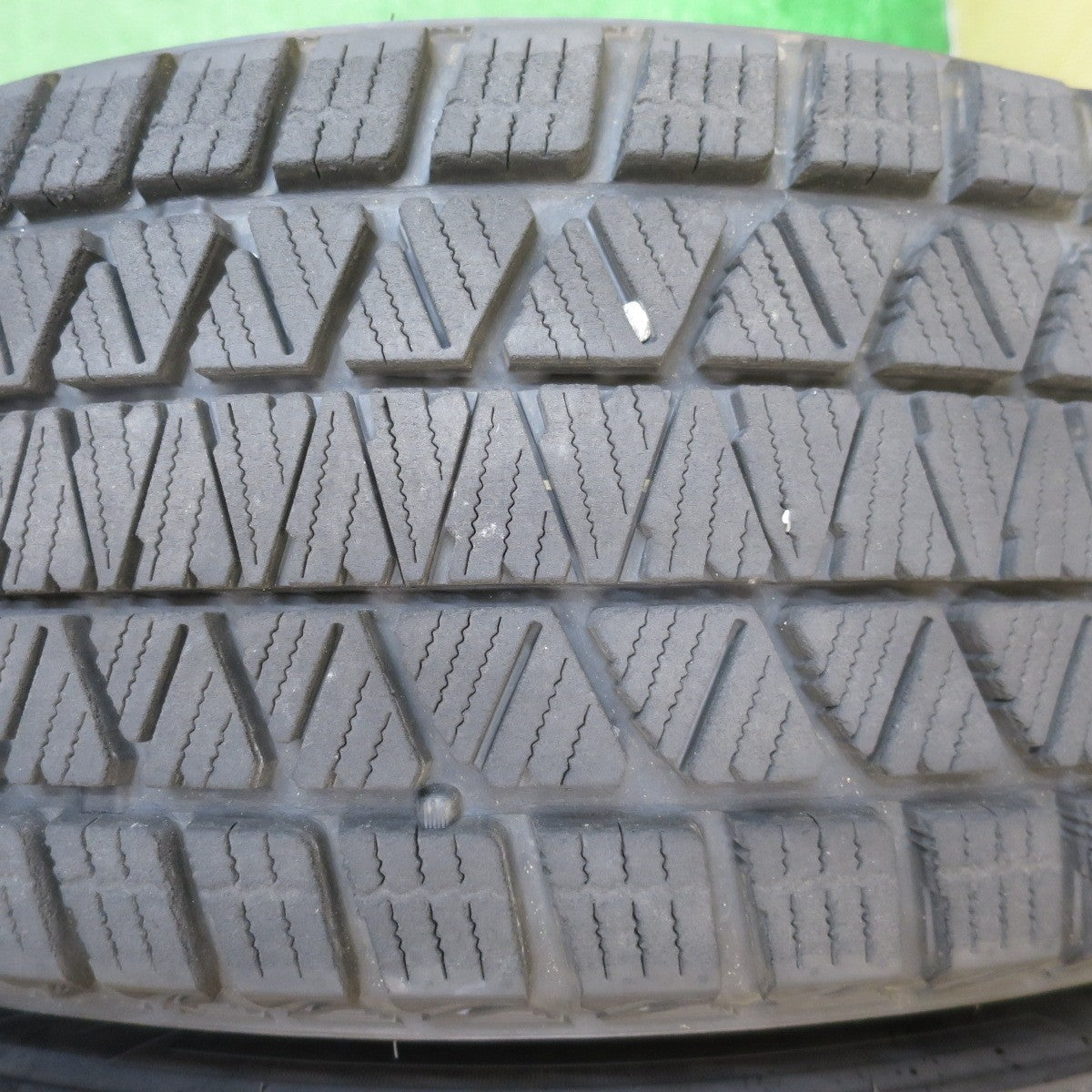 バリ溝！22年！キレイ！9.5分★スバル レガシィ アウトバック 純正 225/60R18 スタッドレス ブリヂストン ブリザック DM-V3 18インチ PCD114.3/5H★5081108NJス