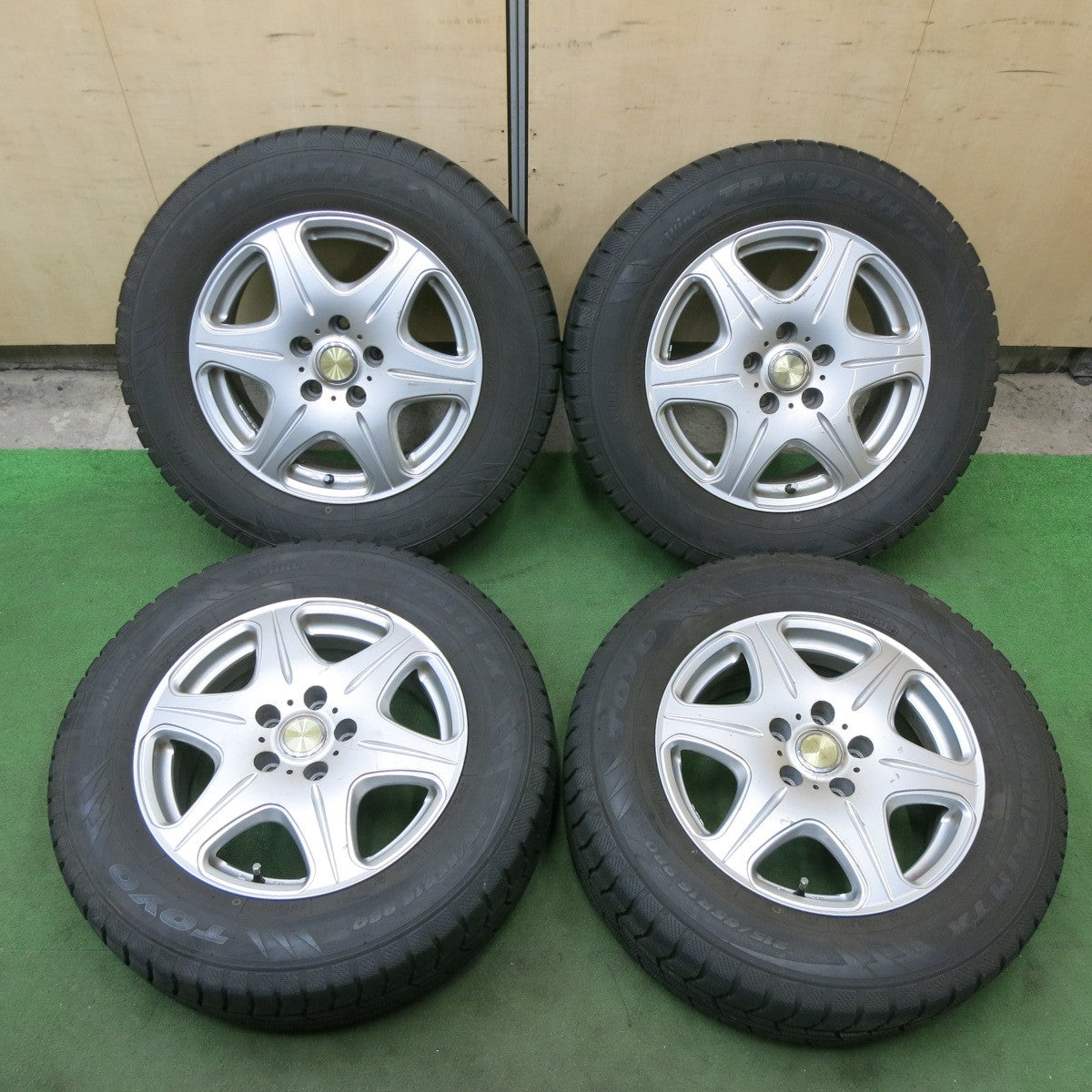 バリ溝！8.5分★スタッドレス 215/65R16 トーヨー ウインター トランパス TX SHAPE 社外 アルミ 16インチ PCD114.3/5H★6012602ナス