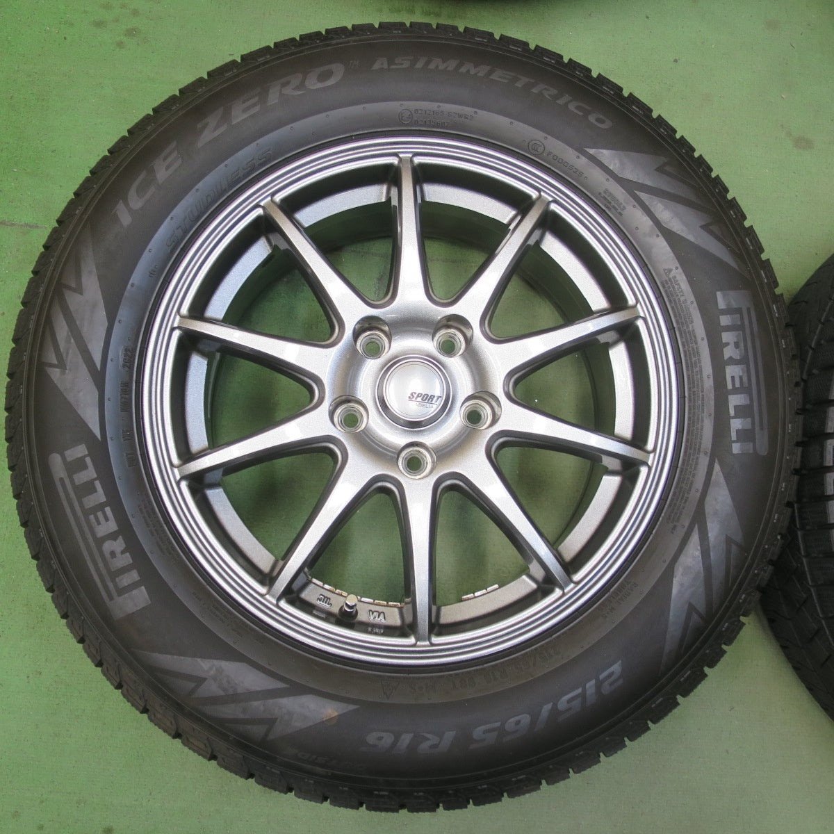 バリ溝！22年！キレイ！8.5分★スタッドレス 215/65R16 ピレリ アイスゼロ アシンメトリコ SPORT ABELIA スポルト アベリア 16インチ PCD114.3/5H★6032502イス