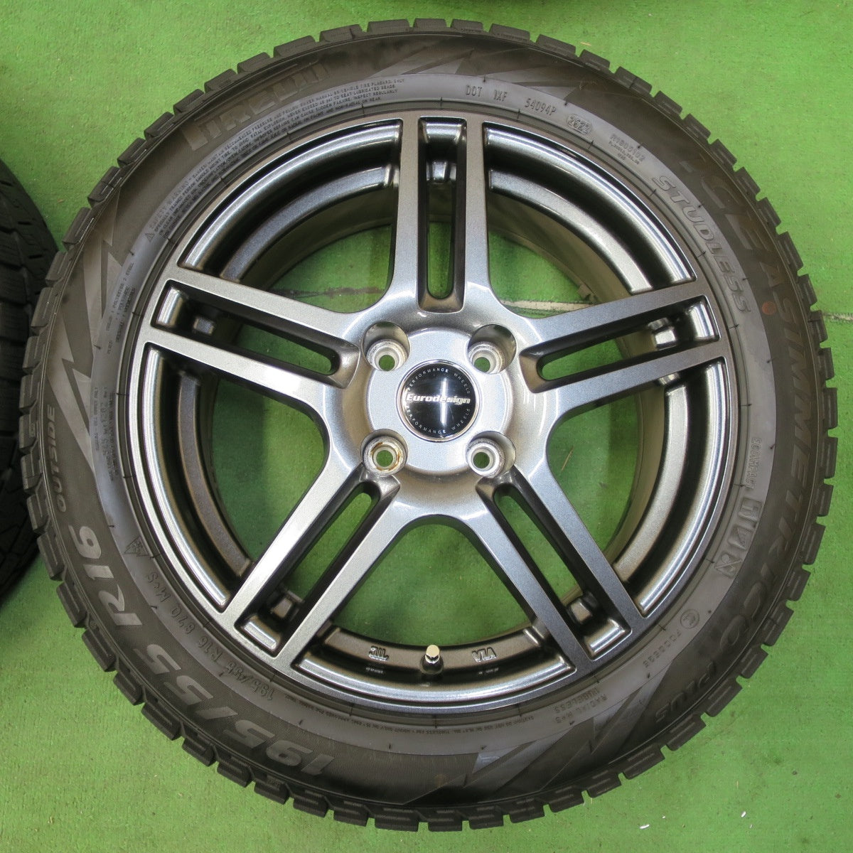 [送料無料] バリ溝！22年！キレイ！9分★プジョー 等 Eurodesign 195/55R16 スタッドレス ピレリ アイスアシンメトリコ プラス ユーロデザイン PCD108/4H★4110809イス