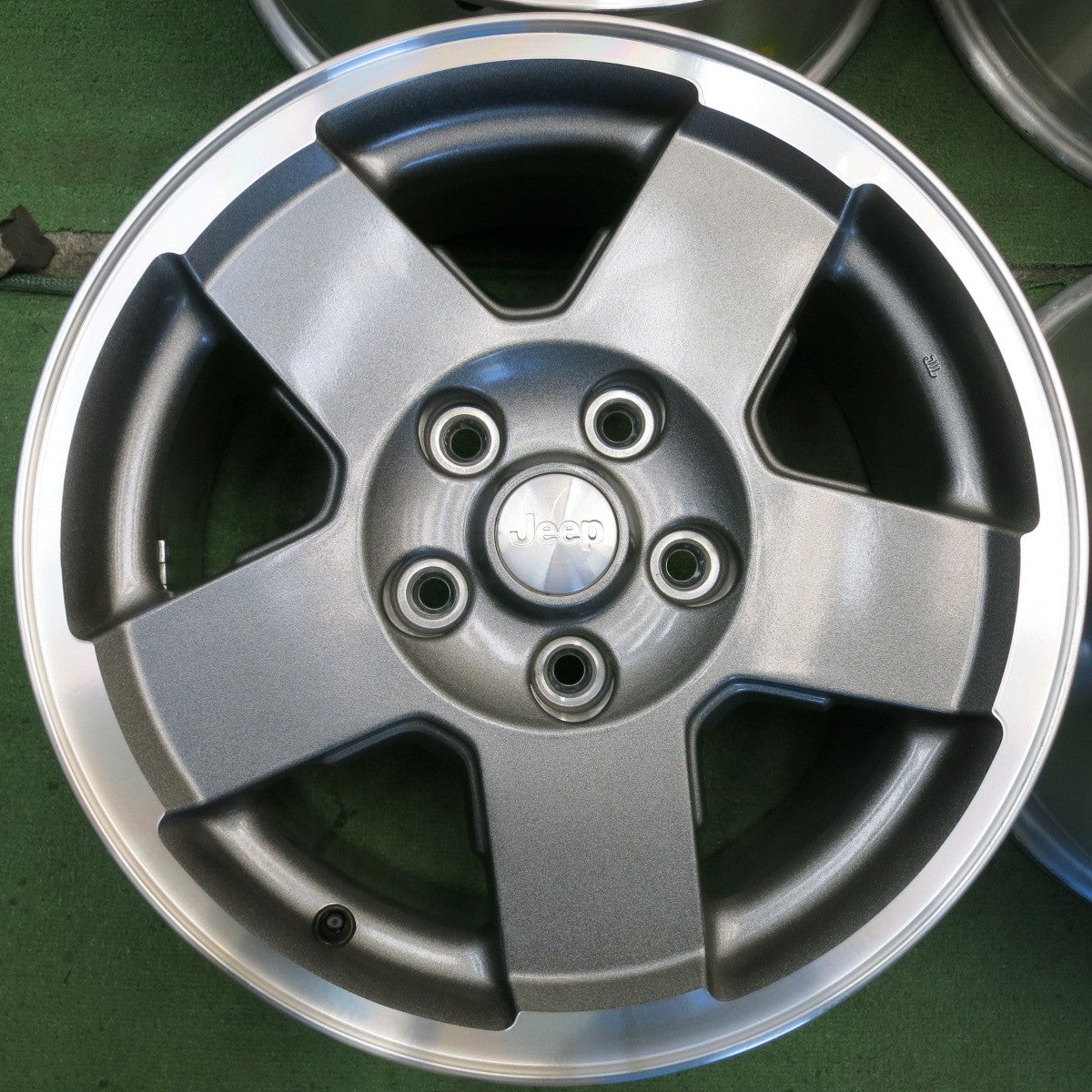 キレイ★JEEP ジープ コマンダー 純正 ホイール 17インチ 17×7.5J PCD127/5H★6071102HAホ
