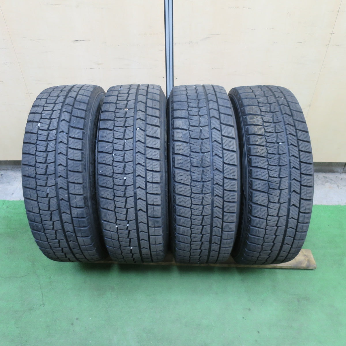 バリ溝！25年！9.5分★スタッドレス 205/60R16 ダンロップ ウインターマックス WM02 TEAD テッド 16インチ PCD114.3/5H★6021807TTス
