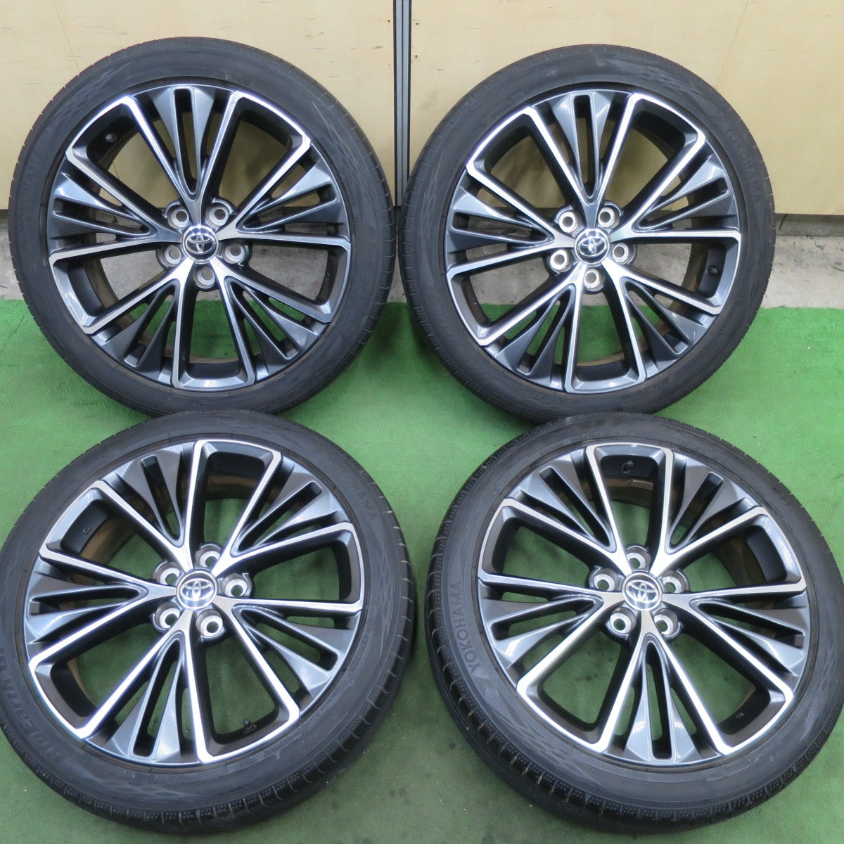 キレイ！23年★トヨタ 60系 プリウス Zグレード 純正 195/50R19 ヨコハマ BluEarth-GT AE51J 19インチ ブルーアース PCD114.3/5H★6022112TTノ