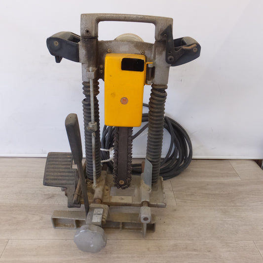 [送料無料] 岐阜発★マキタ makita チェーンのみ 7100B　100V 12A 50-60Hz 1150W 3200/min.★