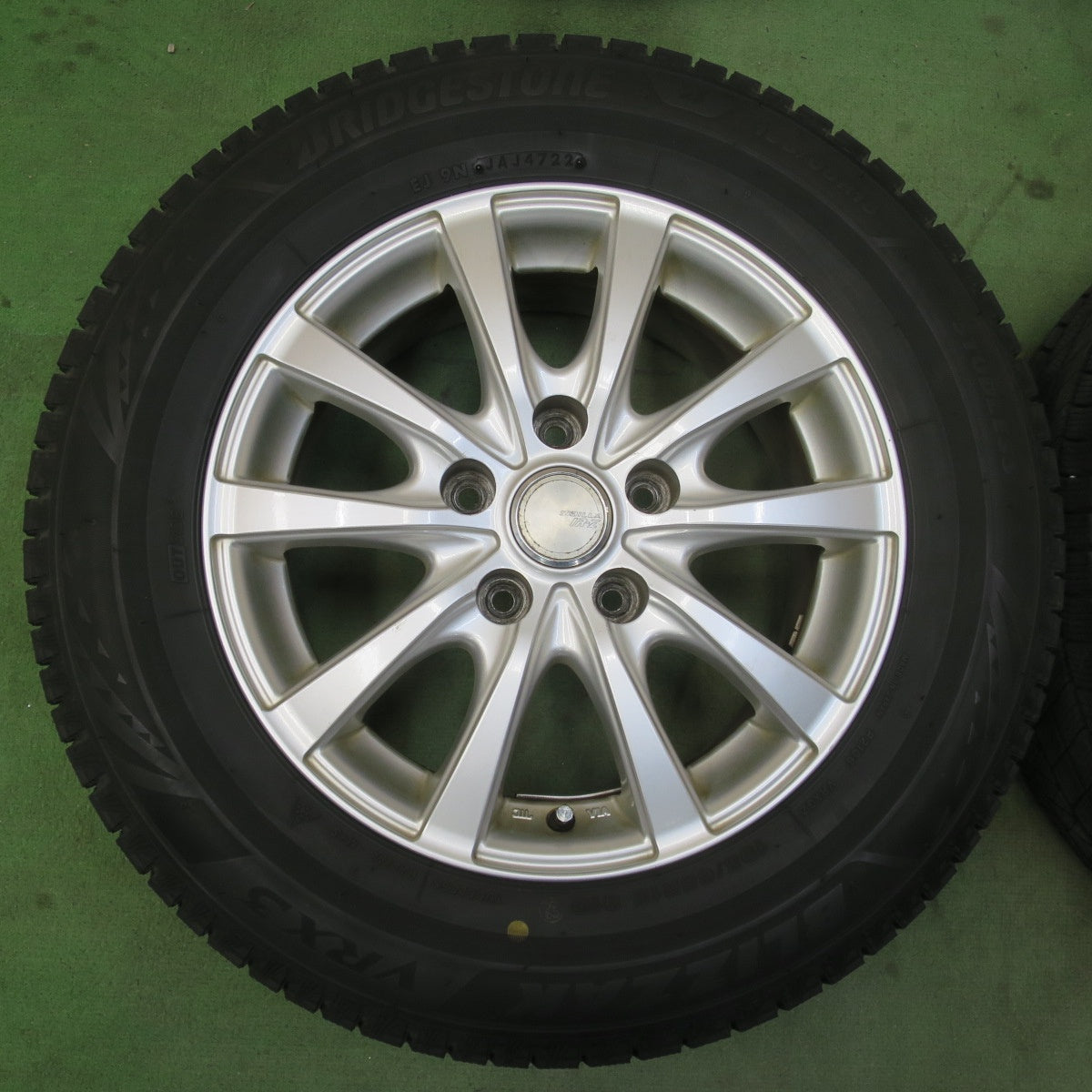 バリ溝！22年！8.5分★スタッドレス 195/65R15 ブリヂストン ブリザック VRX3 SIBILLA NEXT IR-Z シビラ 15インチ PCD114.3/5H★6031208イス