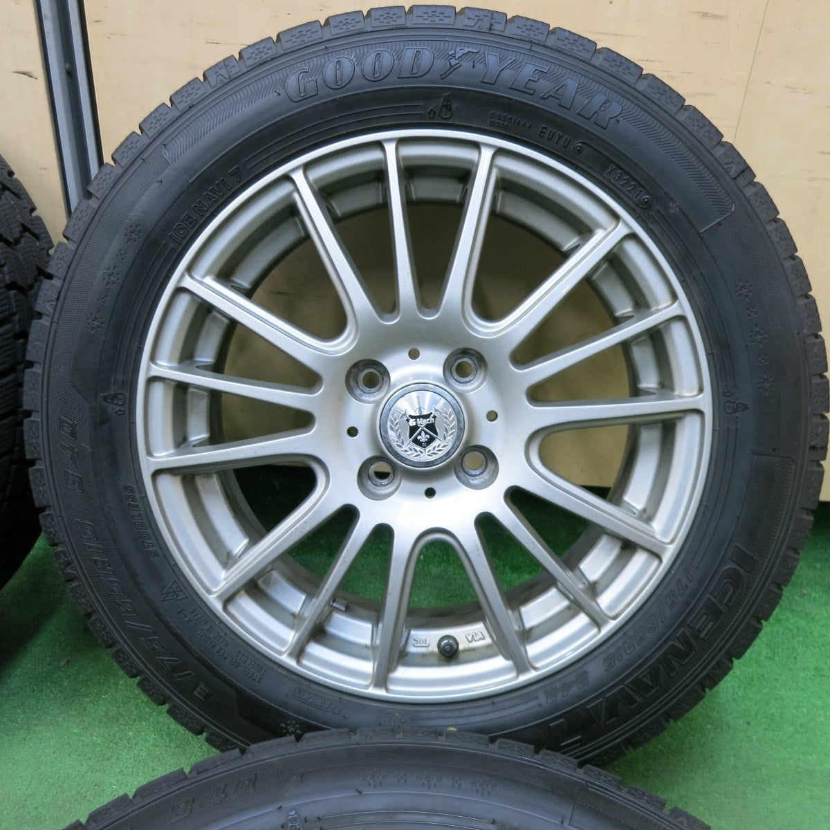 バリ溝！21年！9.5分★スタッドレス 175/65R15 グッドイヤー アイスナビ7 GMach 15インチ PCD100/4H★4121806SYス