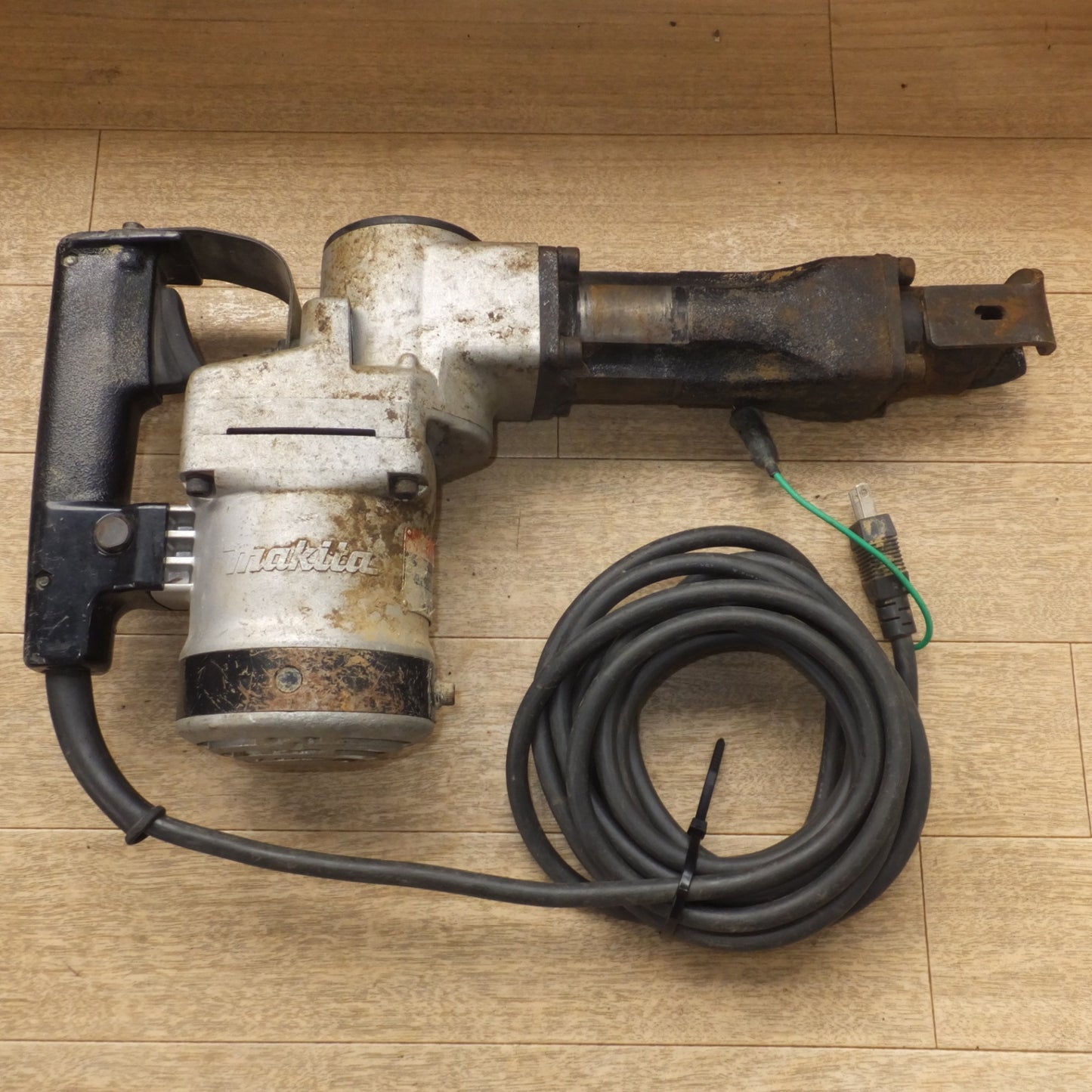 [送料無料] ★マキタ makita 電動ハンマ HM1201　100V 12A 50-60Hz 1130W 2000/min★