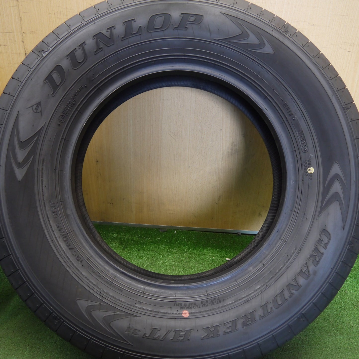 新車外し！25年★195/80R15 ダンロップ グラントレック H/T 31 タイヤ 15インチ ジムニーシエラ ジムニーノマド 等★6052012Hノタ