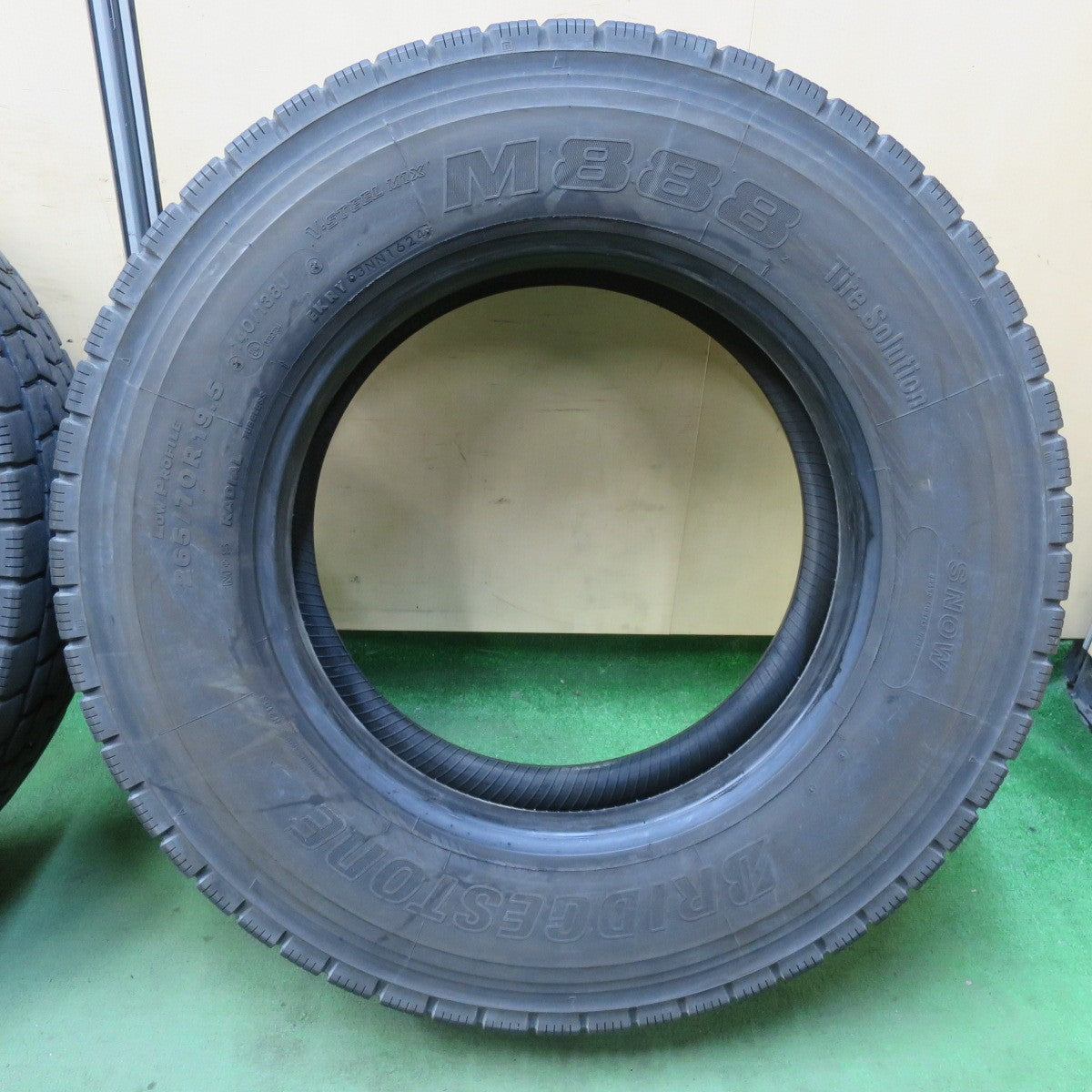 バリ溝！24年！9.5分！2本★トラック タイヤ 265/70R19.5 140/138J ブリヂストン M888 ミックス オールシーズン 19.5インチ★5120406イスタ