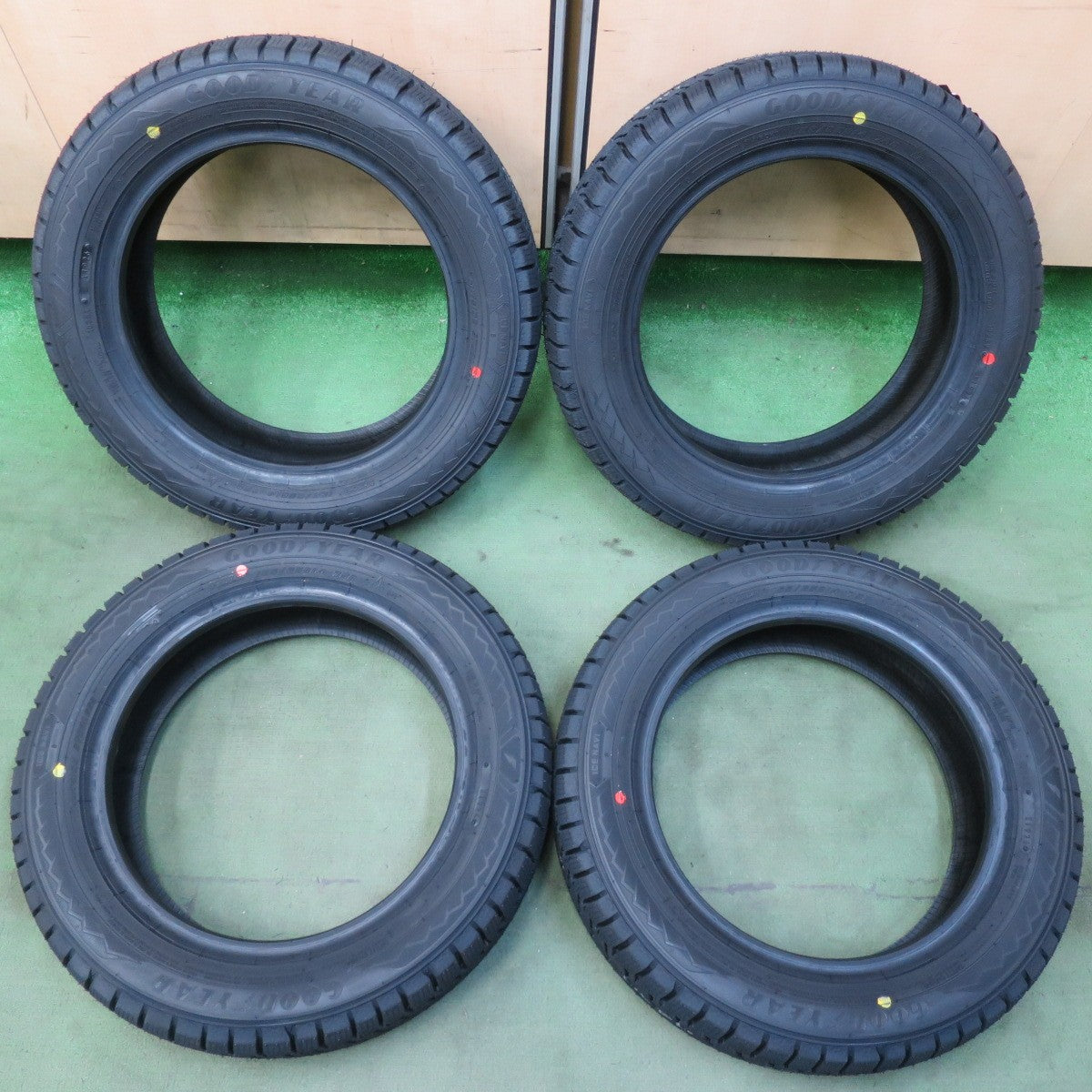未使用！26年◎スタッドレス 155/65R14 グッドイヤー アイスナビ8 タイヤ 14インチ N-BOX スペーシア タント ムーヴ ウェイク 等◎6080905イスタ