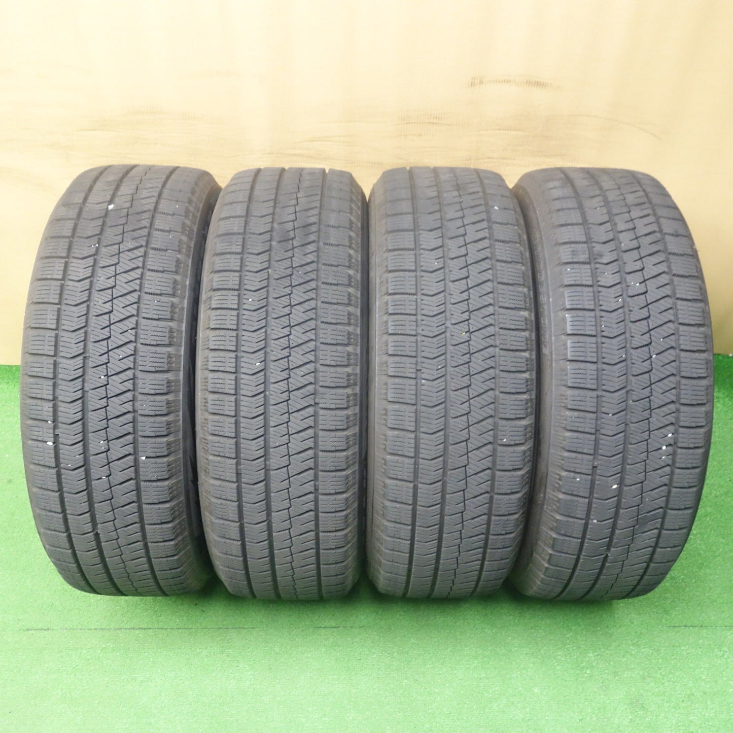 バリ溝！22年！キレイ！9.5分◎スタッドレス 215/60R17 ブリヂストン ブリザック VRX2 VELVA SPORTZ ヴェルヴァ 17インチ PCD114.3/5H◎6060702KTス