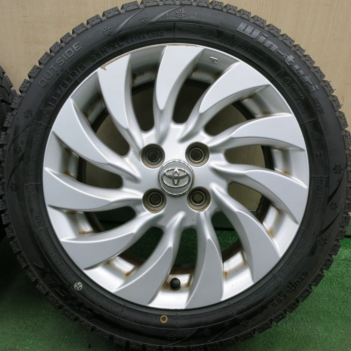 *送料無料* バリ溝！21年！ほぼ10分★トヨタ bB 純正 ENKEI 185/55R15 スタッドレス ハイフライ Win-turi 212 エンケイ 15インチ PCD100/4H★4052703HAス