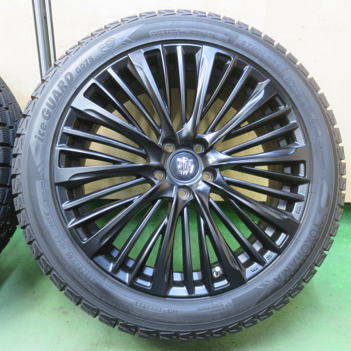 バリ溝！23年！キレイ！8.5分◎LEHRMEISTER PREMIX MER-X 235/50R20 スタッドレス ヨコハマ アイスガード G075 レアマイスター プレミックス 20インチ PCD114.3/5H◎6092801IMス