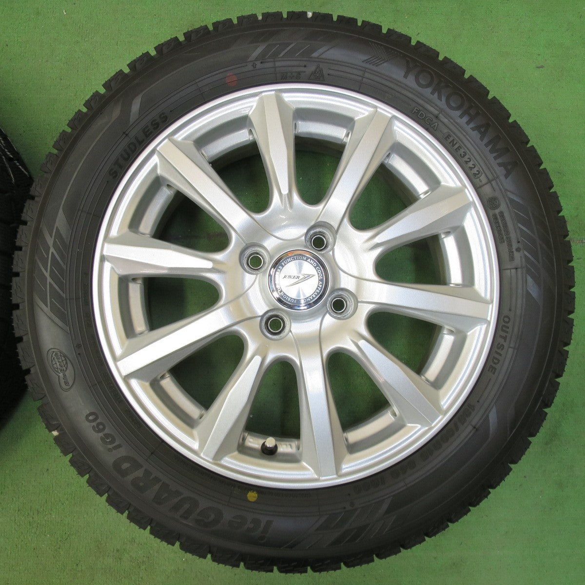 タイヤほぼ未使用！22年！キレイ★スタッドレス 185/60R15 ヨコハマ アイスガード iG60 JOKER ジョーカー 15インチ PCD100/4H★5051311イス