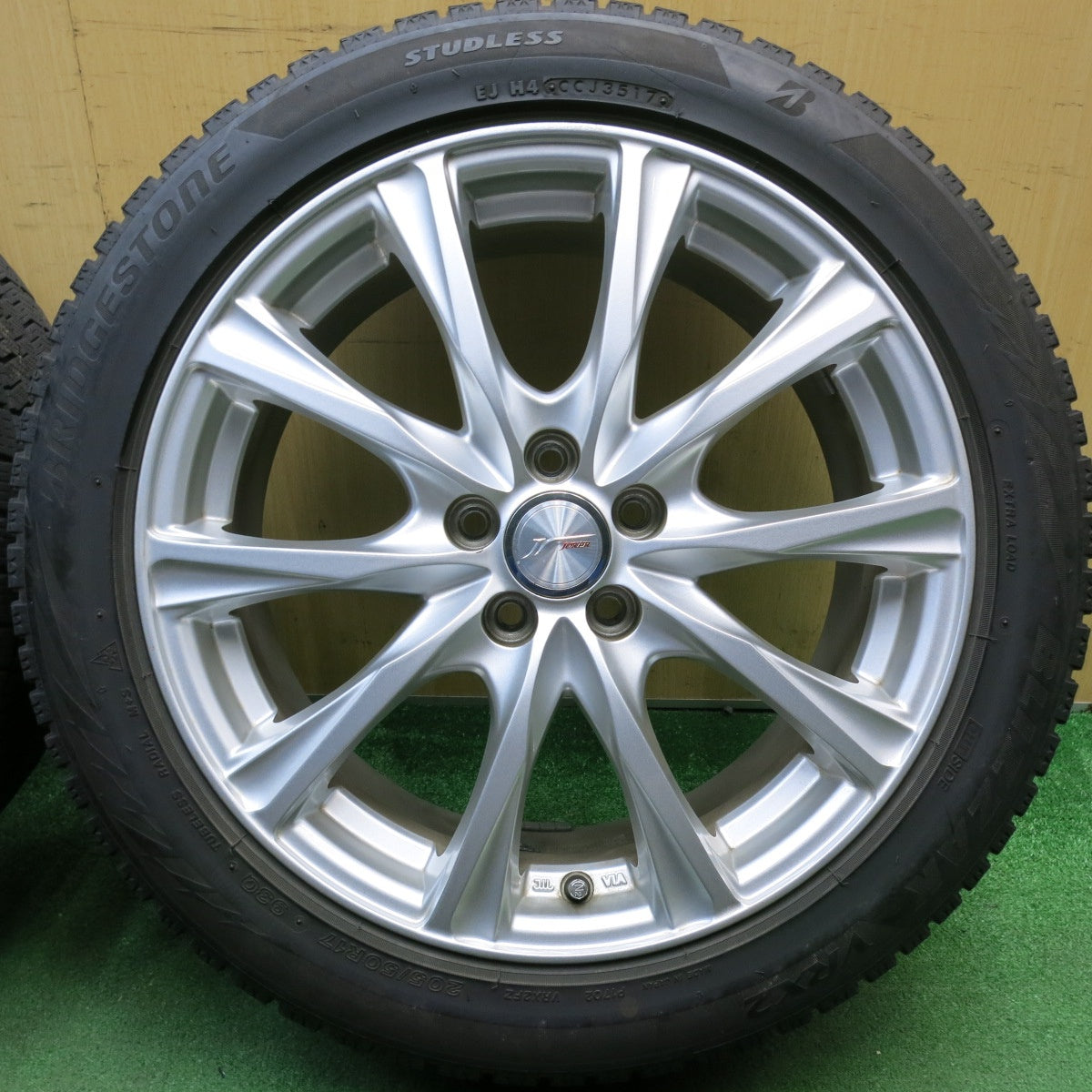 キレイ★プリウス 等 205/50R17 スタッドレス ブリヂストン ブリザック VRX2 JOKER ジョーカー 17インチ PCD100/5H★6042606HAス