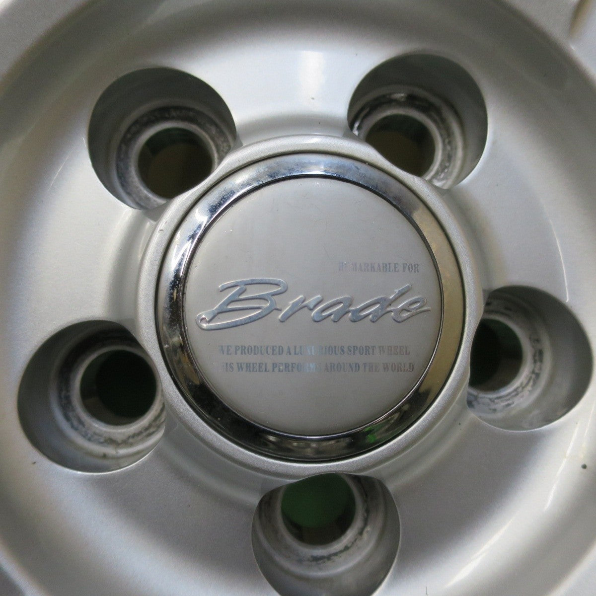 キレイ！8.5分★195/65R15 スタッドレス グッドイヤー アイスナビ ZEA2 Brade 15インチ PCD100/5H★5032613イス
