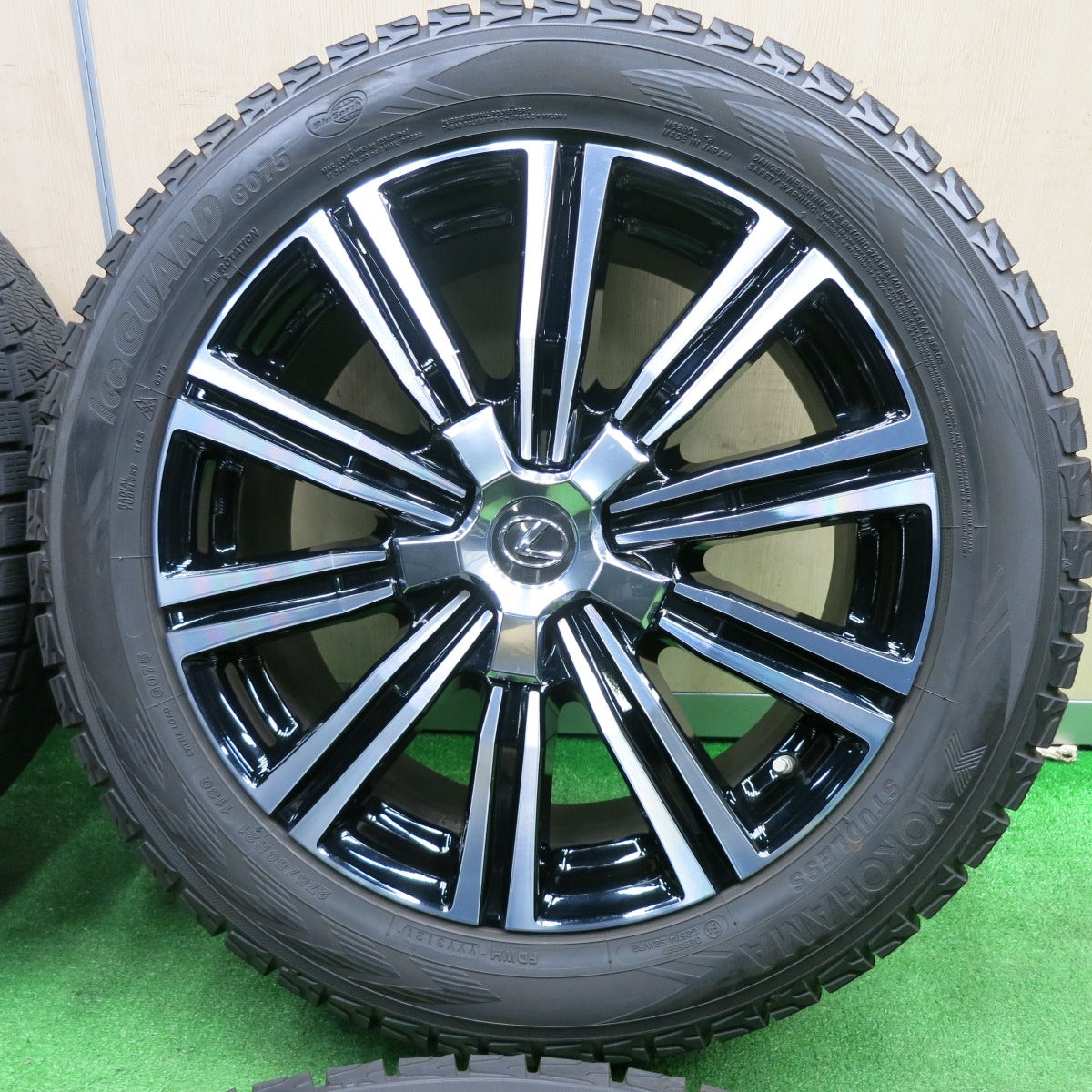 [送料無料] センサー付！バリ溝！21年！キレイ！9.5分★レクサス LX 純正 275/50R21 スタッドレス ヨコハマ アイスガード G075 21インチ PCD150/5H★4112301TNス