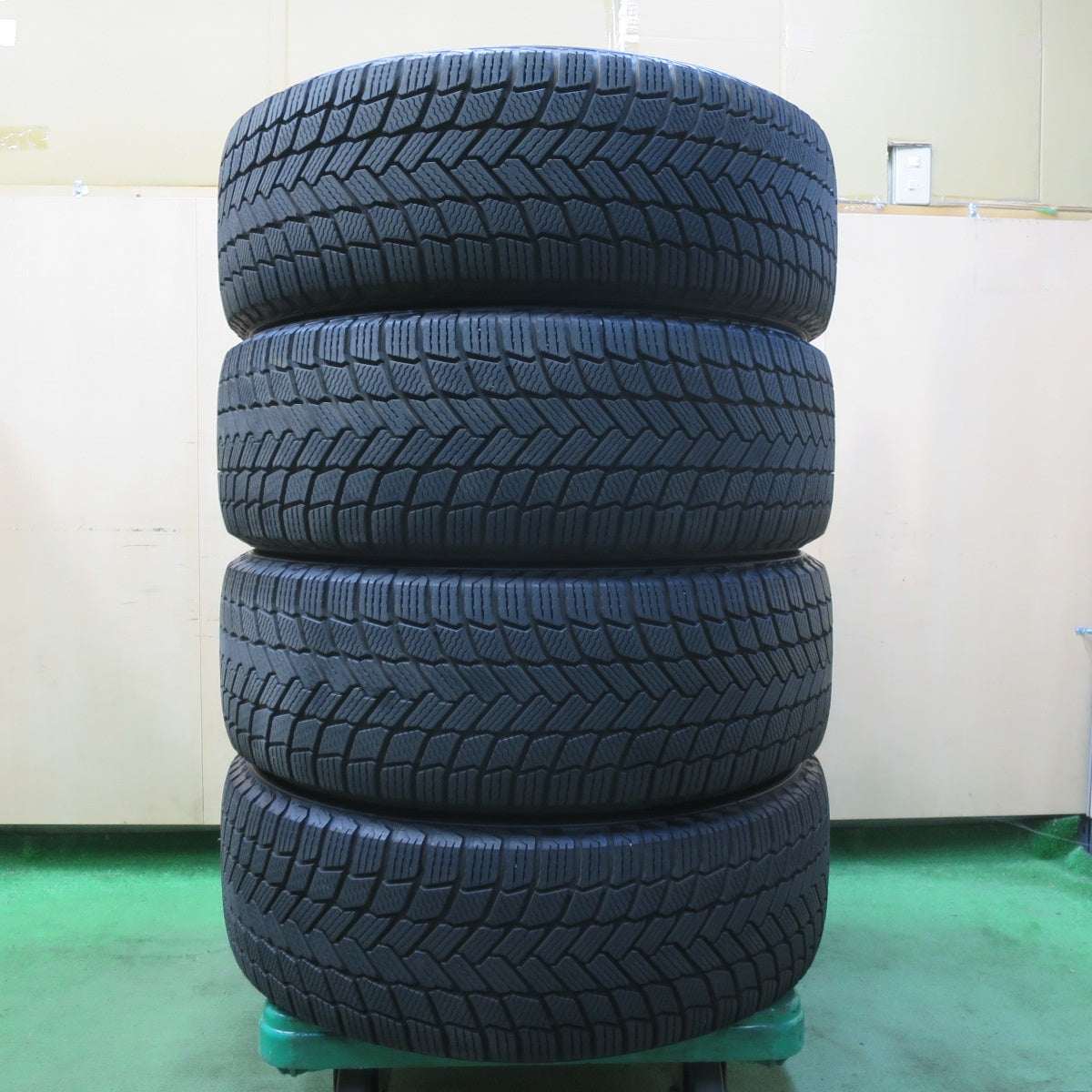 センサー付！超バリ溝！21年！キレイ！ほぼ10分★レクサス NX Fスポーツ 純正 235/50R20 スタッドレス X-ICE SNOW SUV ZP 20インチ PCD114.3/5H★5072801イス