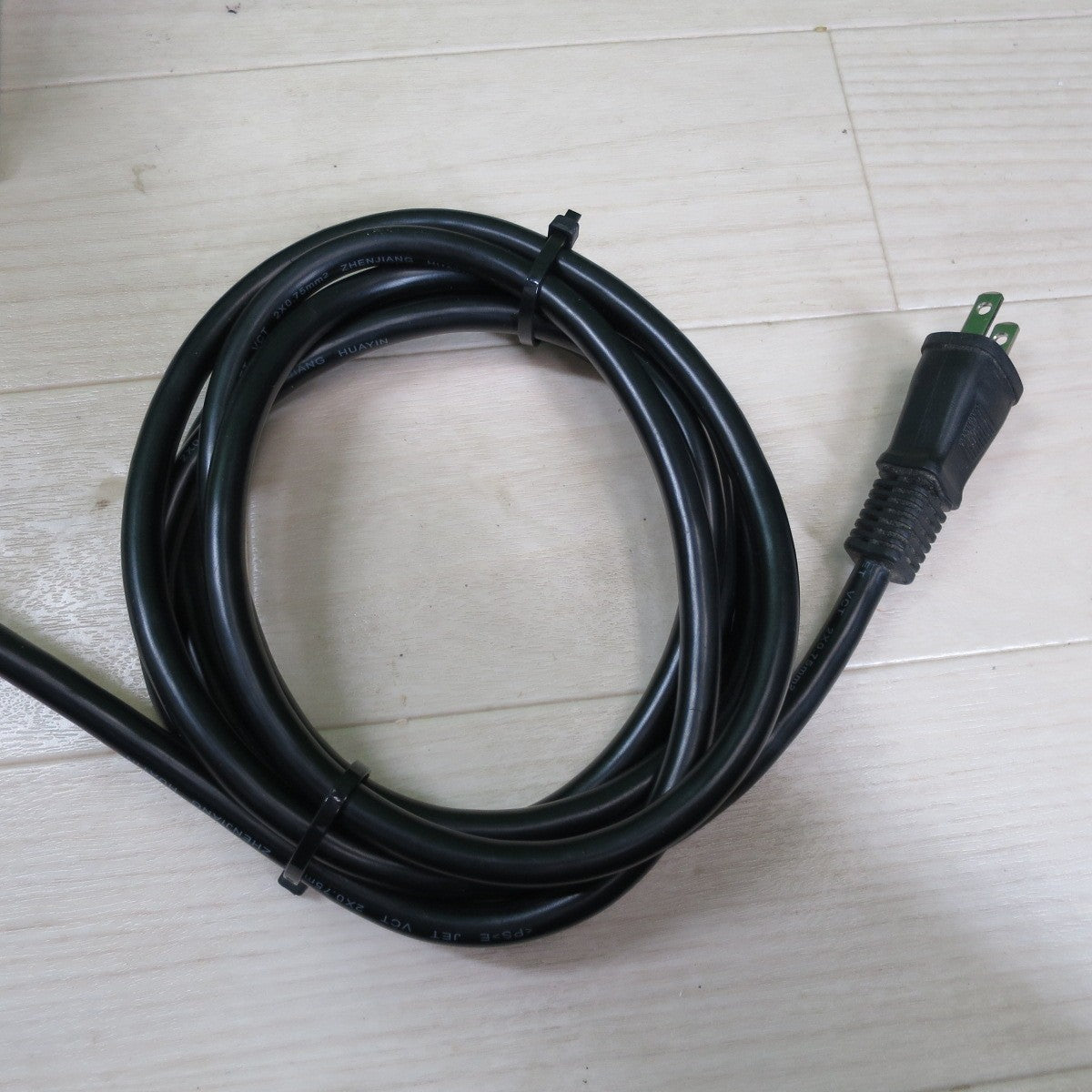 [送料無料] キレイ！付属品付き☆マキタ 82mm カンナ KP0800A 電動 工具 かんな 鉋 makita コード式 切削☆