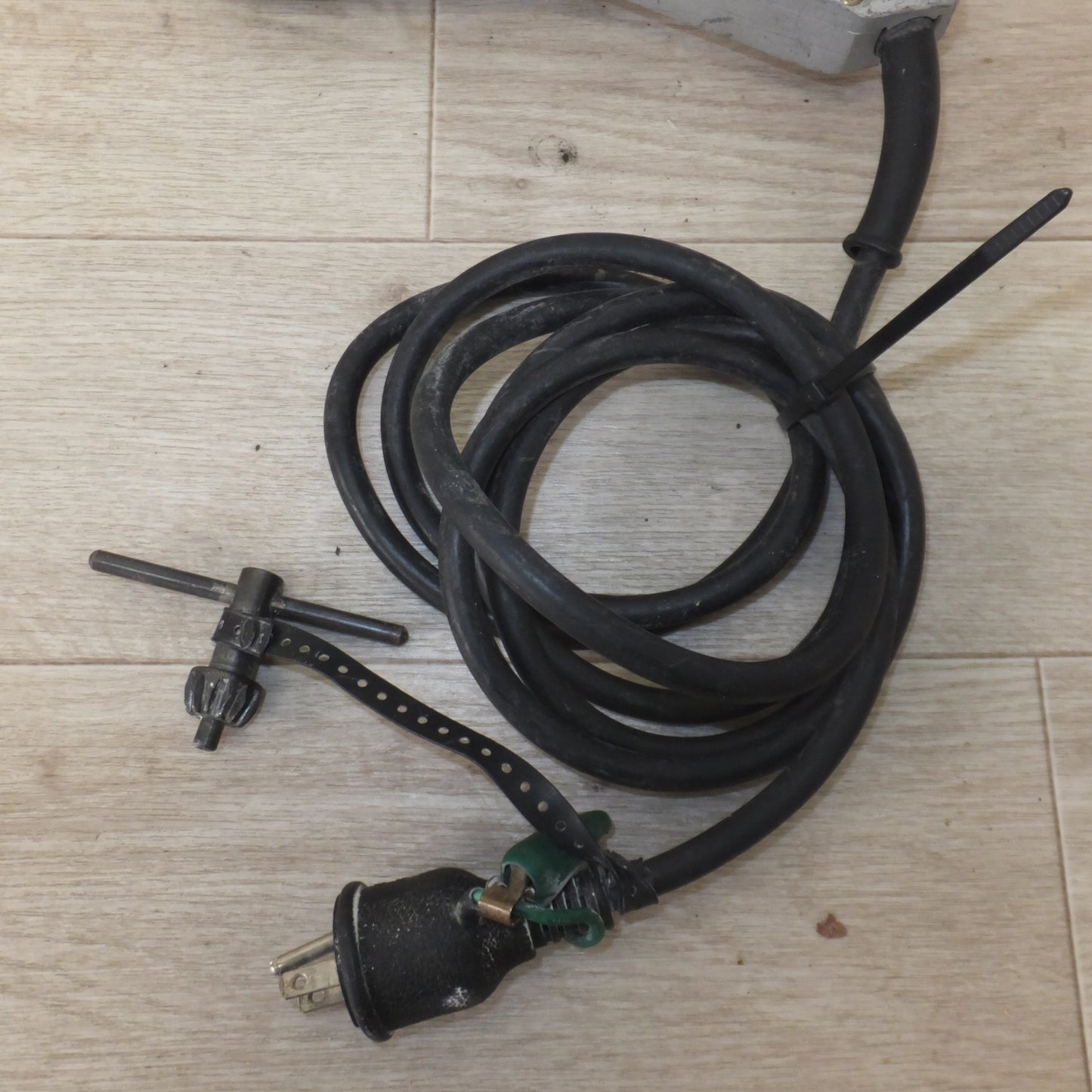 [送料無料] ★日立 HITACHI 13mm 電気ドリル BUl-SH3　100V 50/60Hz 620W 6.5A★