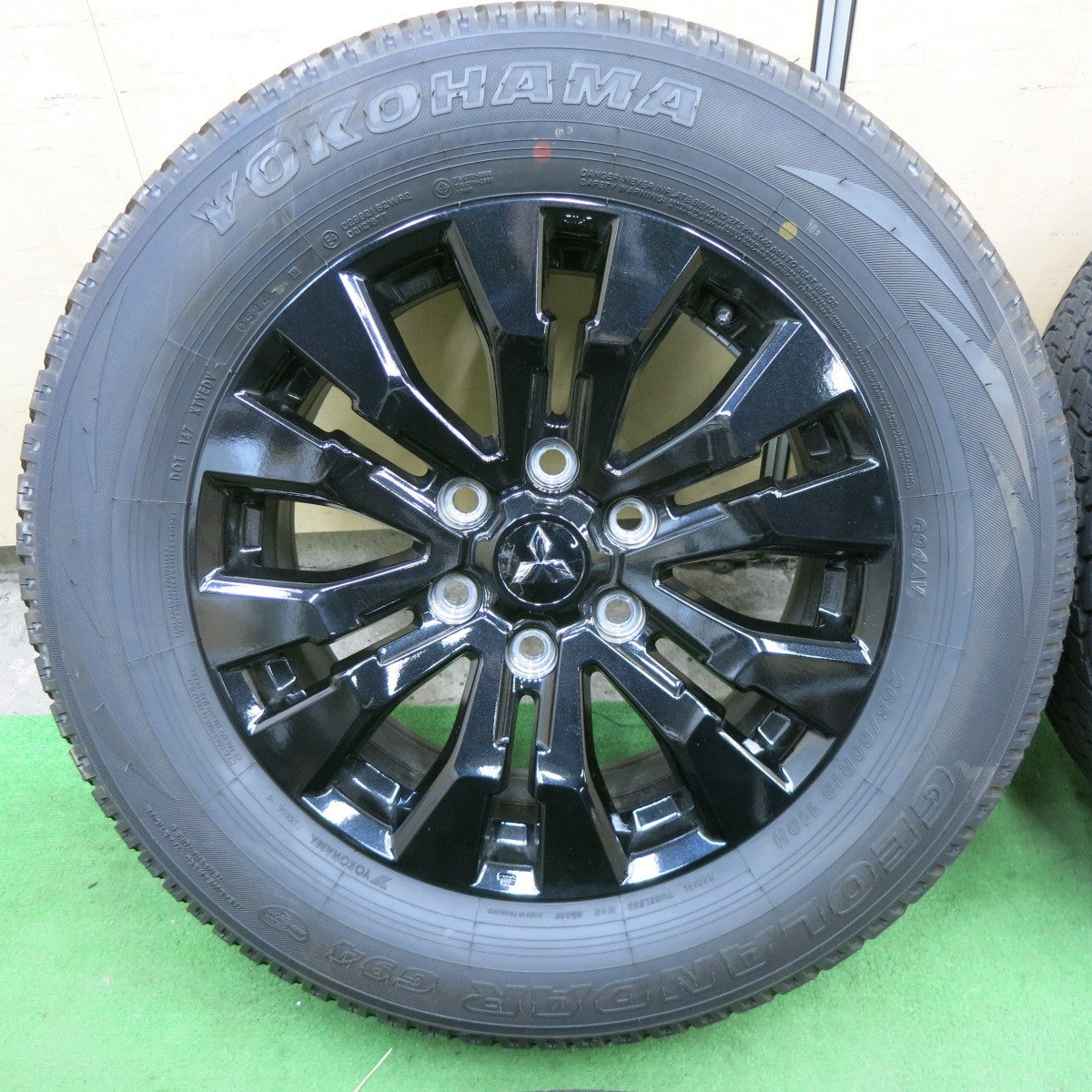 在庫有ります 【新車外し】トライトン GSR 純正18インチアルミホイール