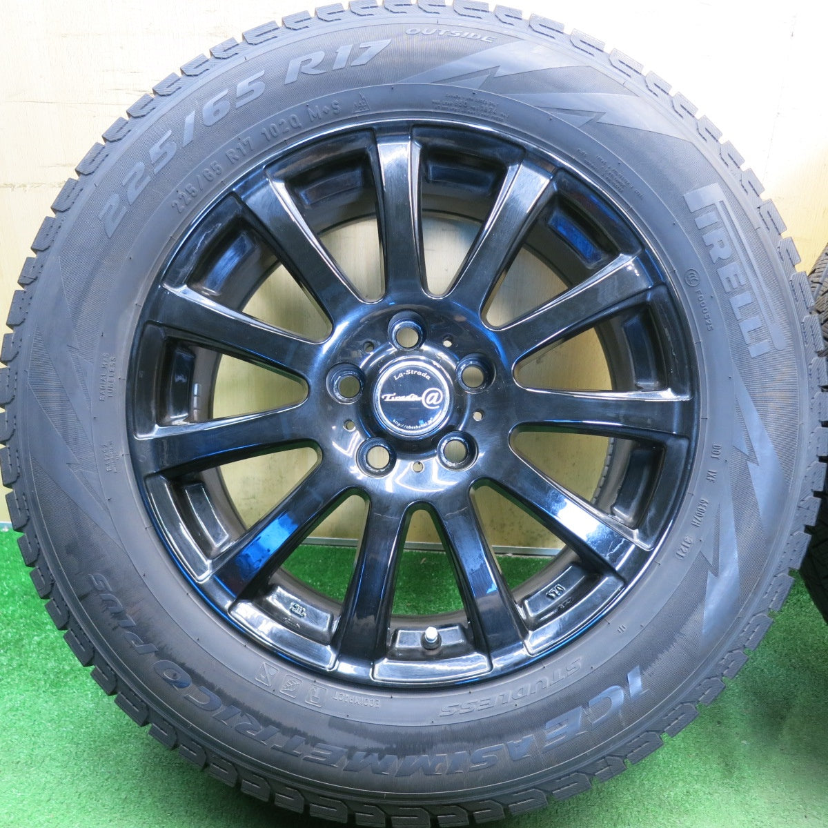 キレイ◎スタッドレス 225/65R17 ピレリ アイスアシンメトリコ プラス Tirado＠ La-Strada 阿部商会 17インチ PCD114.3/5H◎6061401HAス