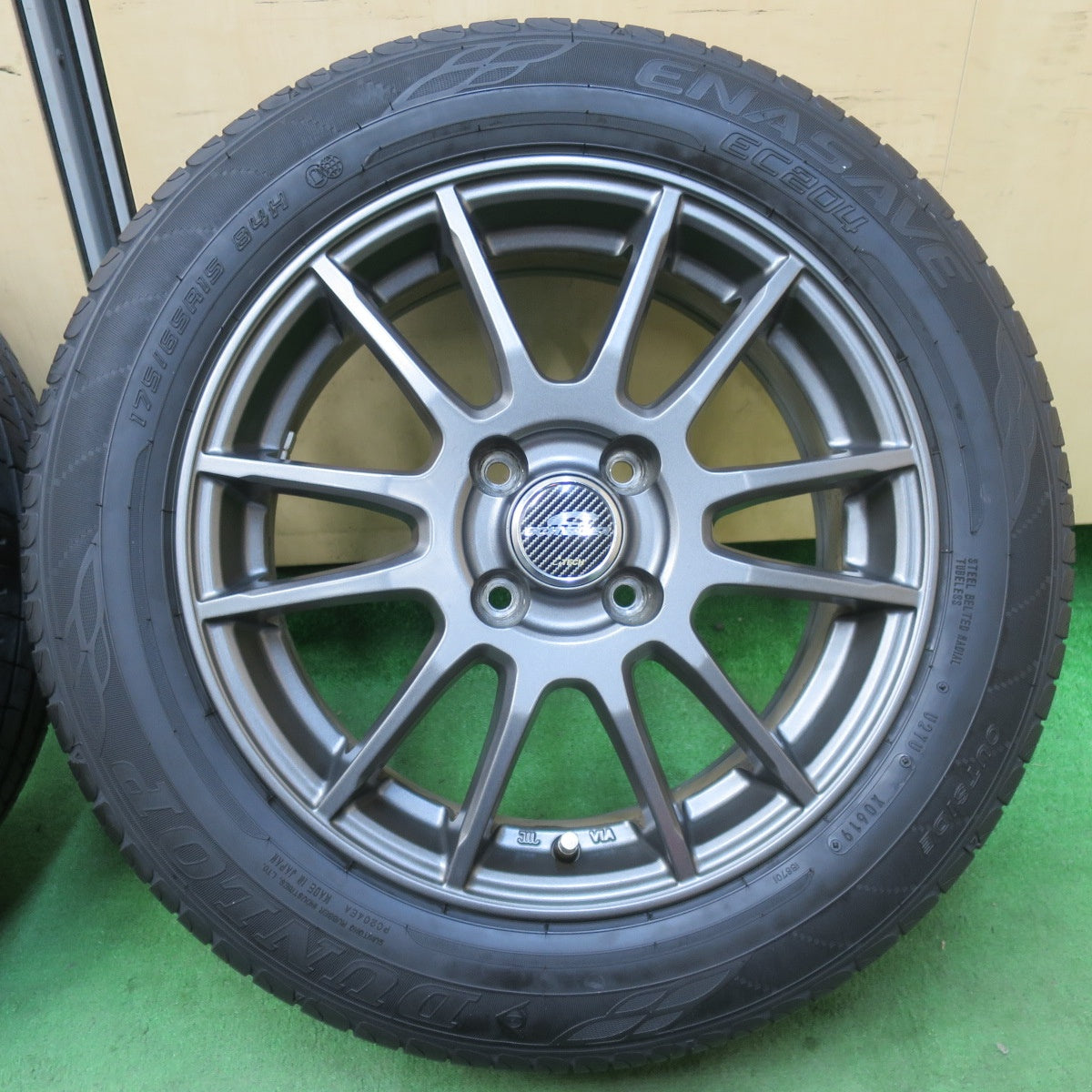 [送料無料] バリ溝！9分★175/65R15 ダンロップ エナセーブ EC204 SCHNEIDER シュナイダー 15インチ PCD100/4H★5022404イノ