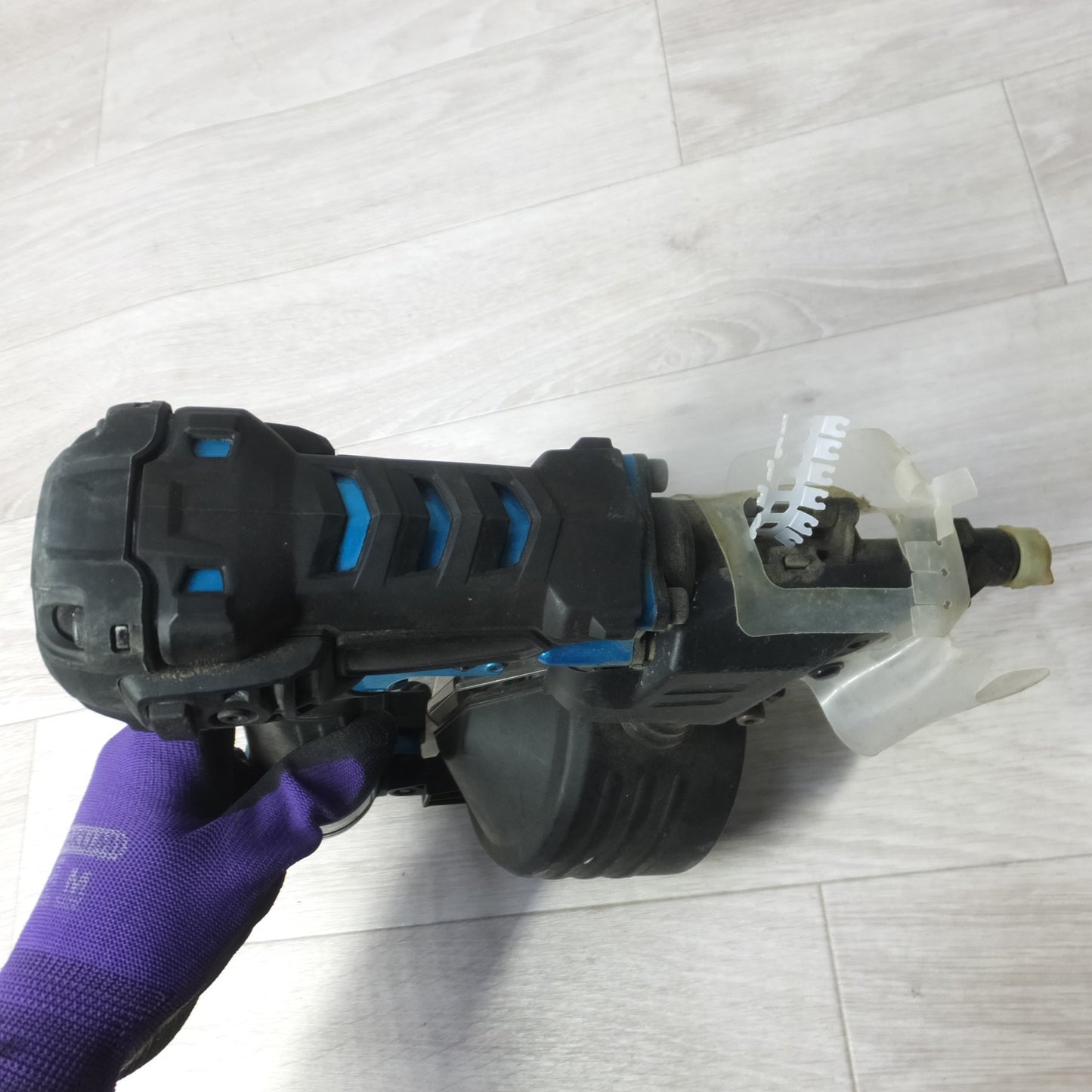 [送料無料] ◆makita マキタ 50mm 高圧エア釘打 AN513H 釘打ち機 エアダスタ付 エアツール◆