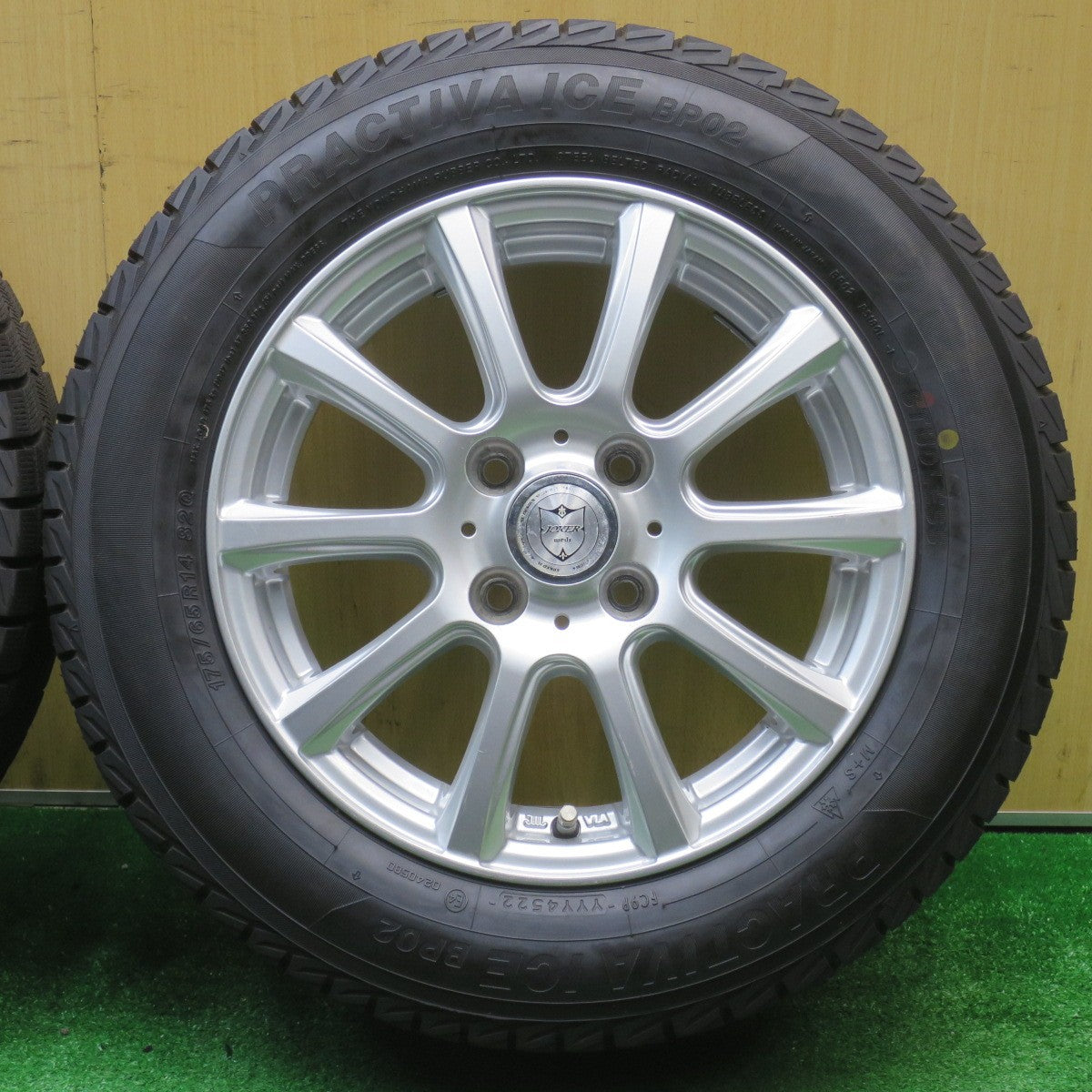 バリ溝！22年！9.5分★スタッドレス 175/65R14 プラクティバ アイス BP02 ヨコハマ製 JOKER ジョーカー 14インチ PCD100/4H★5110403NJス