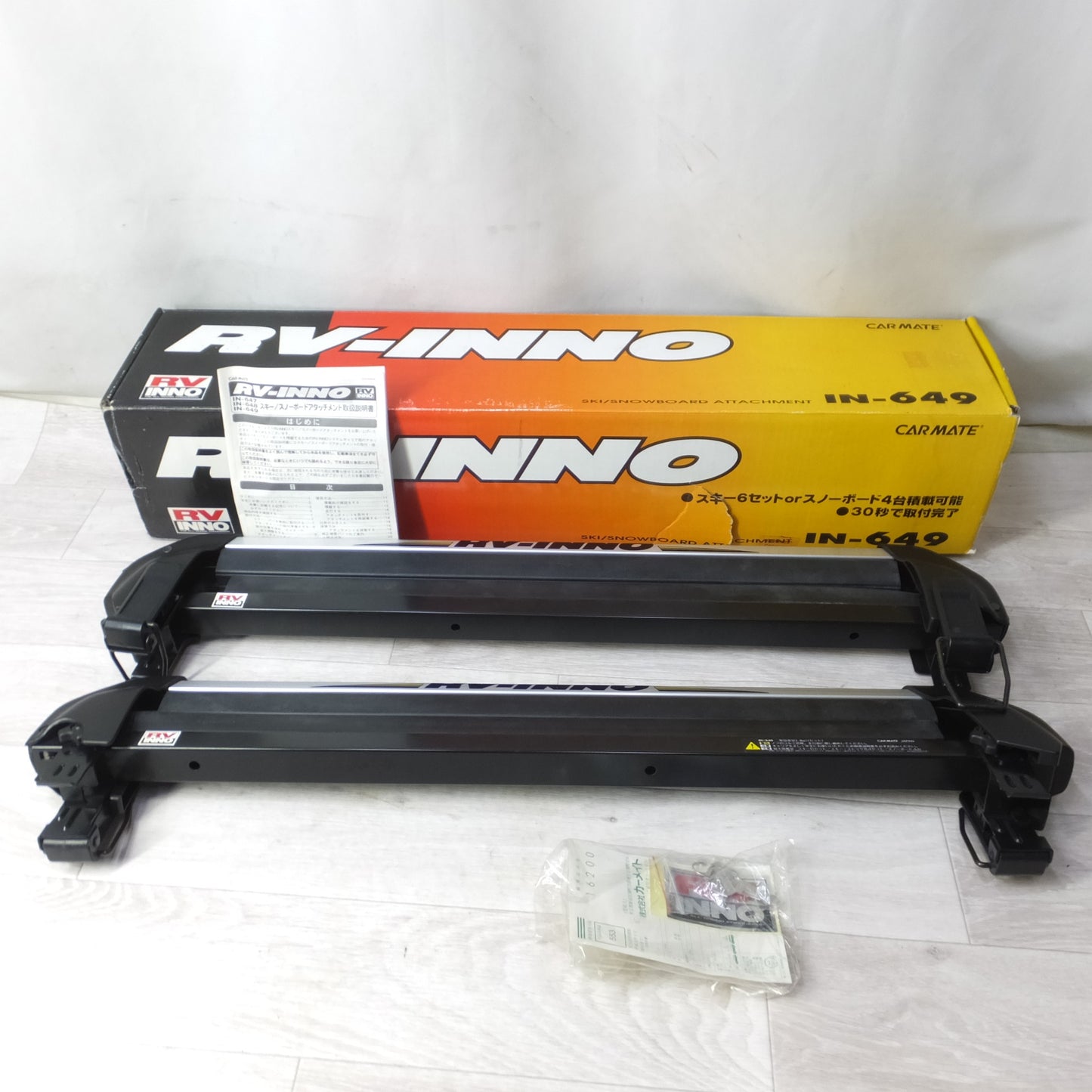 [送料無料] ◆INNO スキー キャリア IN-649 スノーボード  スキー６セット スノーボード４台 鍵あり◆