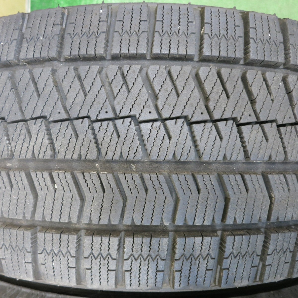バリ溝！24年！キレイ！9.5分以上★スタッドレス 215/55R17 ブリヂストン ブリザック VRX2 SCHNEIDER MiD シュナイダー 17インチ PCD114.3/5H★6031516HAス