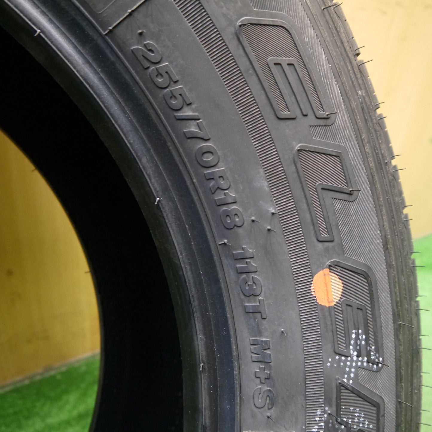 新車外し！25年！1本★255/70R18 ブリヂストン デューラー H/T 685 DUELER タイヤ 18インチ ジープ ラングラー 等★5060303Hノタ