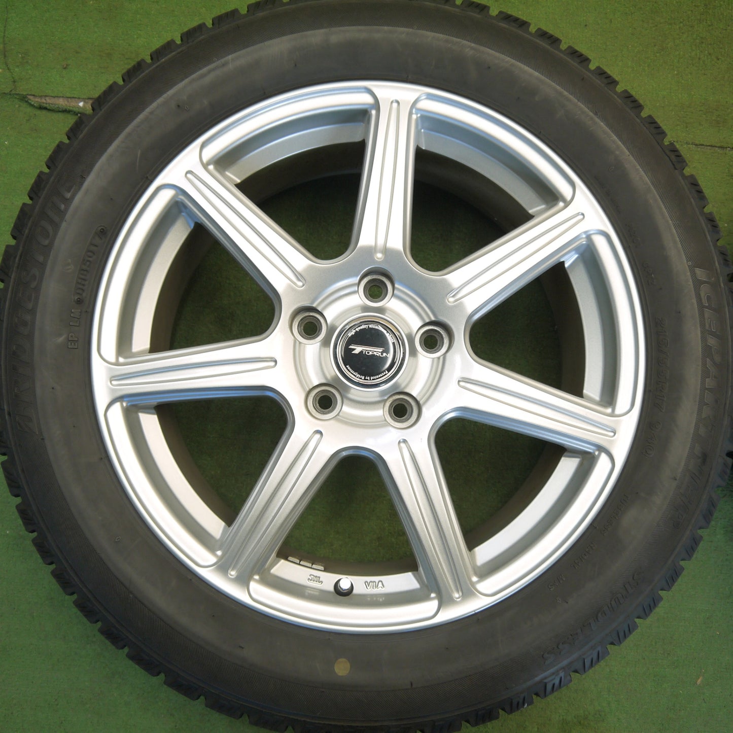 バリ溝！キレイ！9分★スタッドレス 215/55R17 ブリヂストン アイスパートナー TOPRUN トップラン 17インチ PCD114.3/5H★6051304Hス