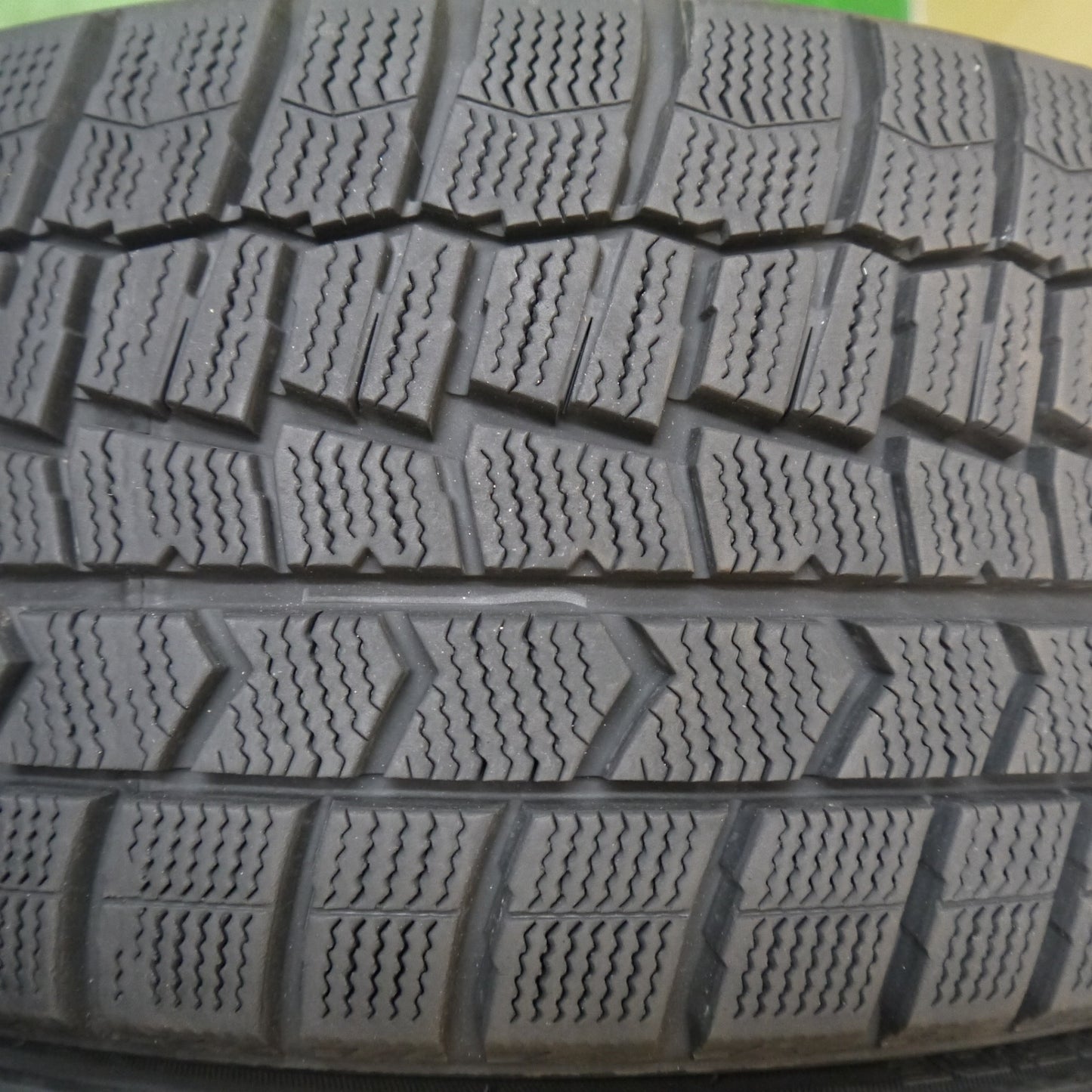 バリ溝！24年！9.5分★レガシィ 等 225/40R18 スタッドレス ダンロップ ウインターマックス WM02 VIOLENTO ヴィオレント 18インチ PCD100/5H★5121001Hス