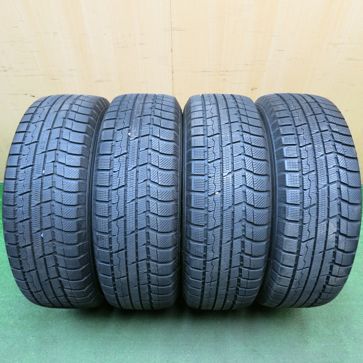 バリ溝！9.5分★スタッドレス 215/65R16 トーヨー ウインター トランパス TX MKW MK-55 16インチ PCD139.7/6H★6031404HAス