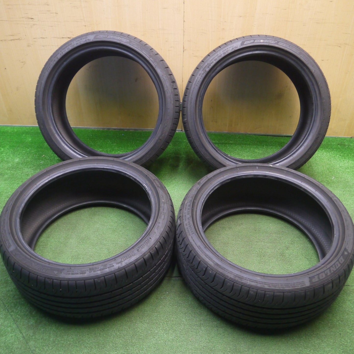 [送料無料] バリ溝！24年！9分★225/40R18 ダンロップ SPスポーツマックス 050 タイヤ 18インチ プリウス カローラスポーツ インプレッサ 86 BRZ等★5020401Hノタ