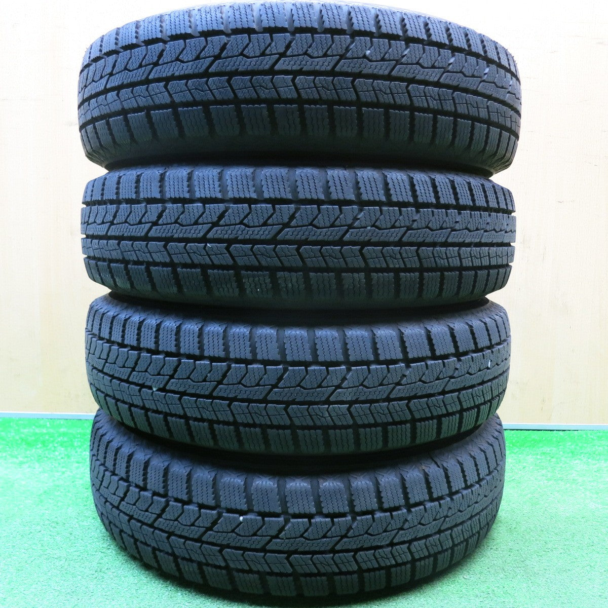 バリ溝！22年！9.5分以上★スタッドレス 145/80R13 トーヨー オブザーブ GIZ2 WINNERS ウィナーズ 13インチ PCD100/4H★5112908HAス