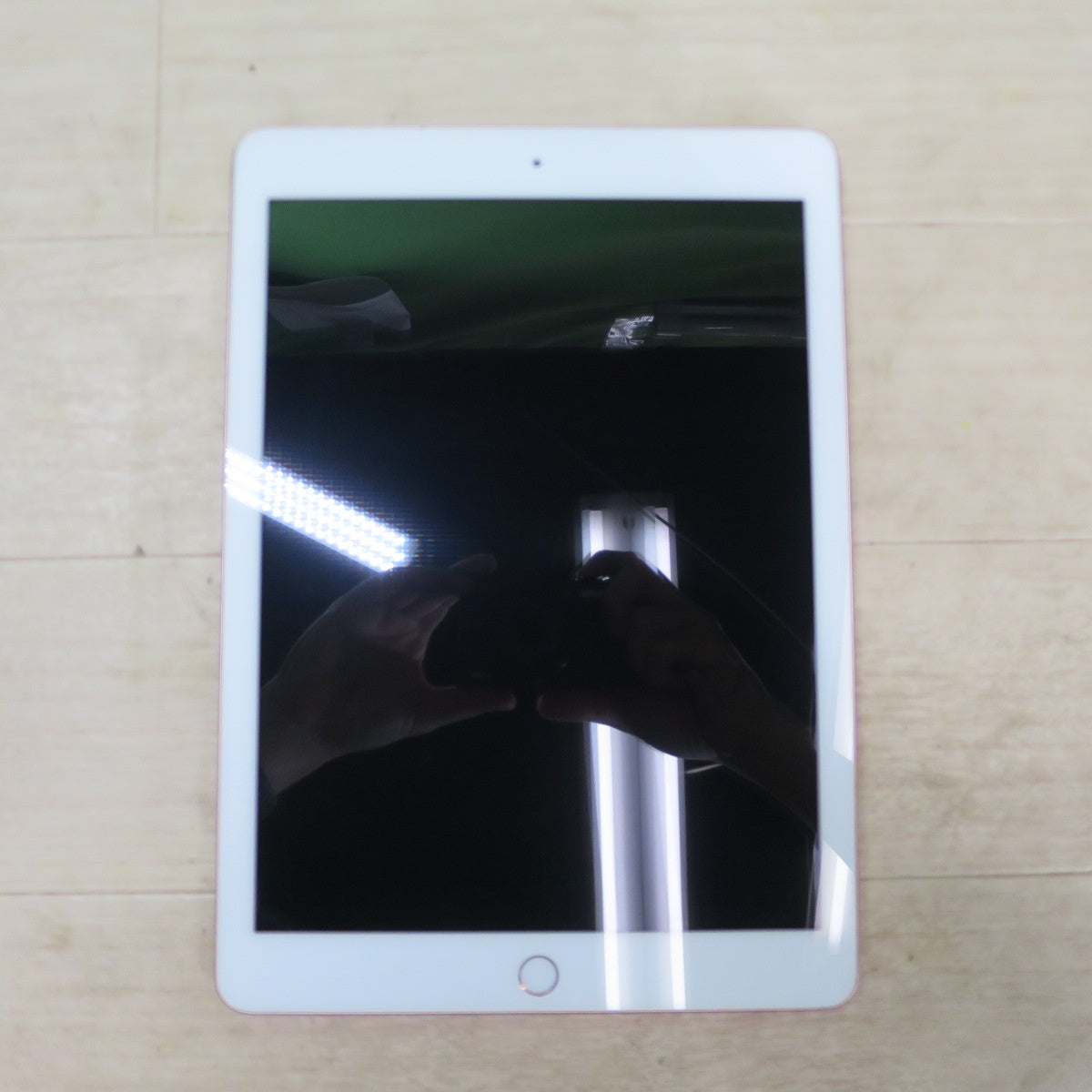 ☆Apple ipad 第6世代 A1893 FRJN2J/A 32GB Wi-Fiモデル アップル アイパッド タブレット☆