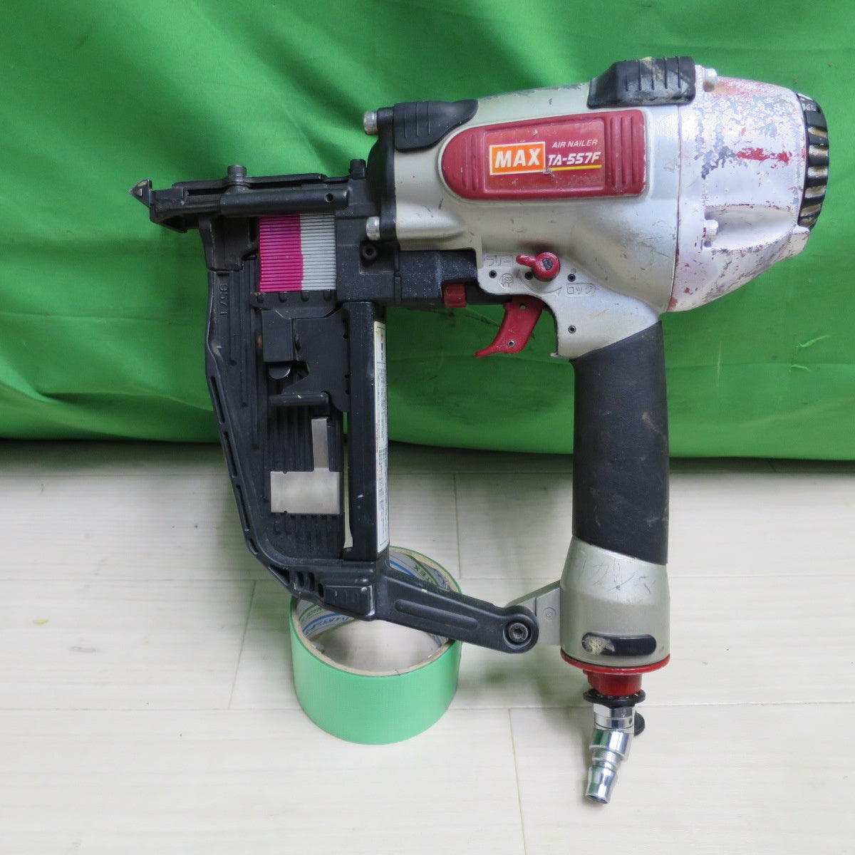 [送料無料] ☆MAX マックス 常圧 エア ネイラ 釘打機 TA-557F/957Tフロア エアー ツール 工具 釘打ち機 ジャンク品☆