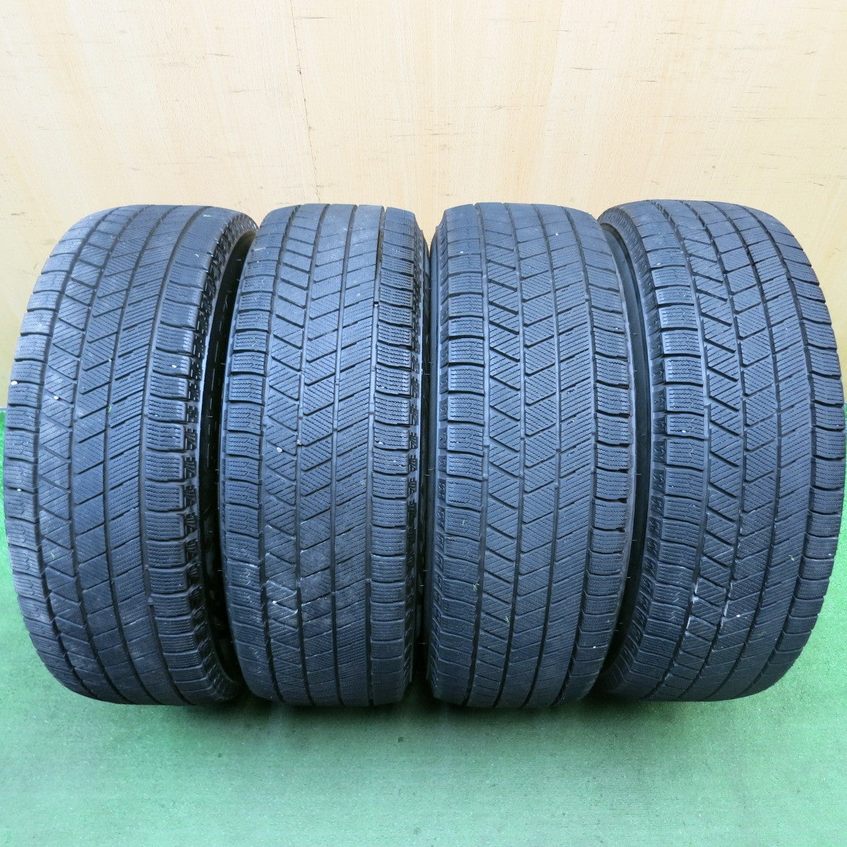 バリ溝！22年！キレイ！9.5分★スタッドレス 205/65R15 ブリヂストン ブリザック VRX3 TOPRUN トップラン 15インチ PCD114.3/5H★5062810HAス