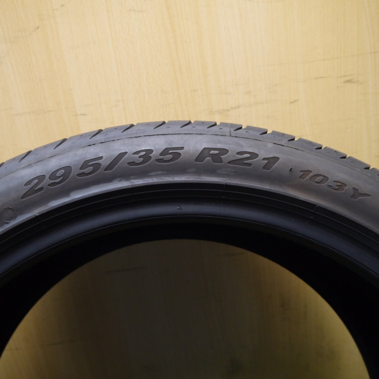 バリ溝！24年！8.5分！2本★295/35R21 ピレリ PZERO TM Pゼロ 21インチ タイヤ マセラティ ポルシェ カイエン 等★6032503Hノタ