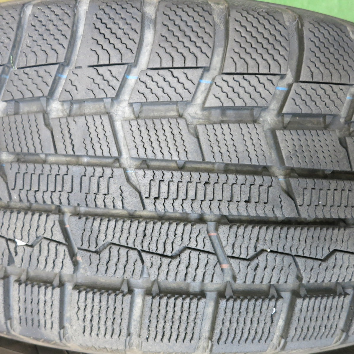 バリ溝！キレイ！9.5分★スタッドレス 225/60R18 トーヨー ウインター トランパス TX R-FORGED LEVIS LA STRADA 阿部商会 18インチ PCD114.3/5H★5080701HAス