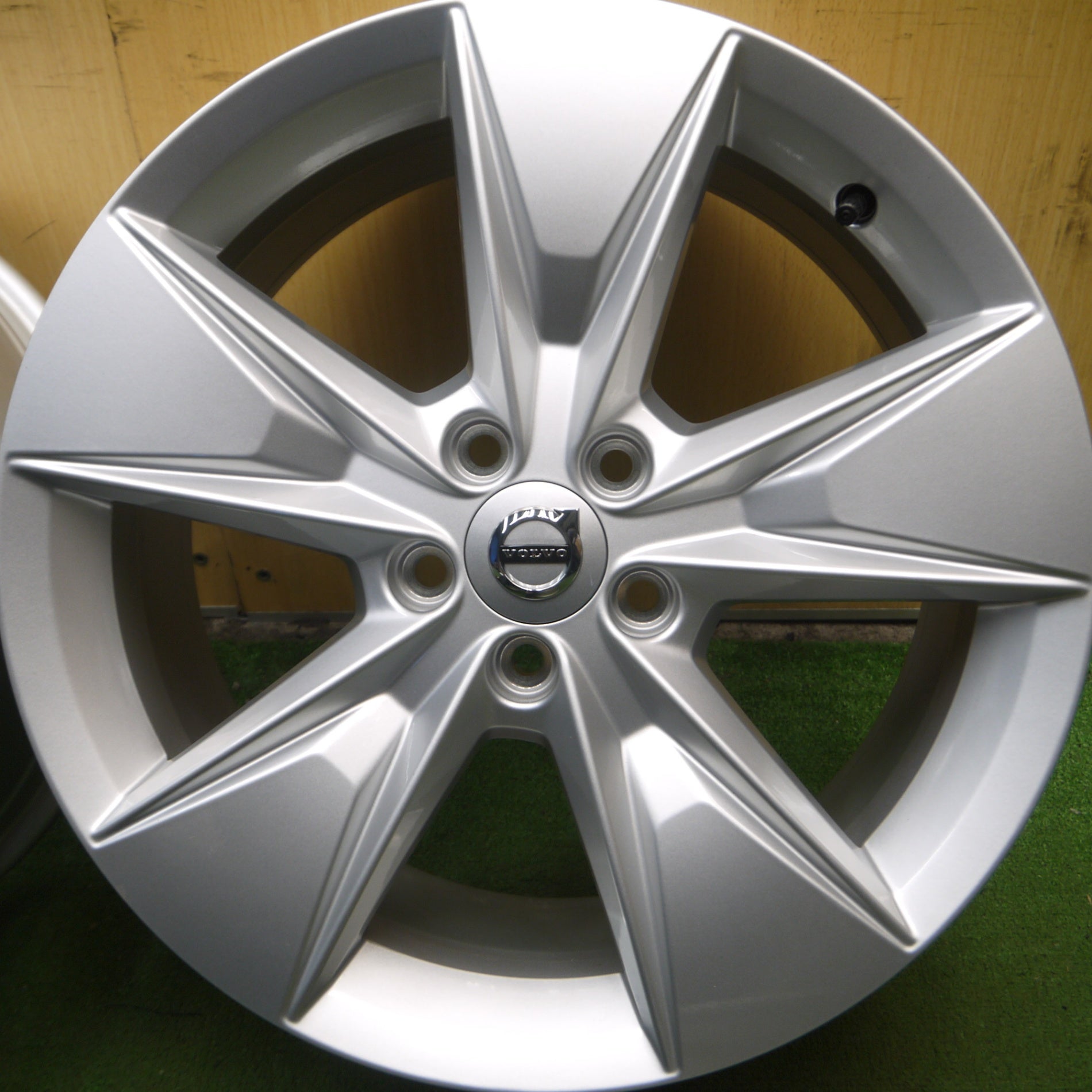 送料無料* 新車外し☆ボルボ XC60 純正 ホイール 18インチ 18×7.5J