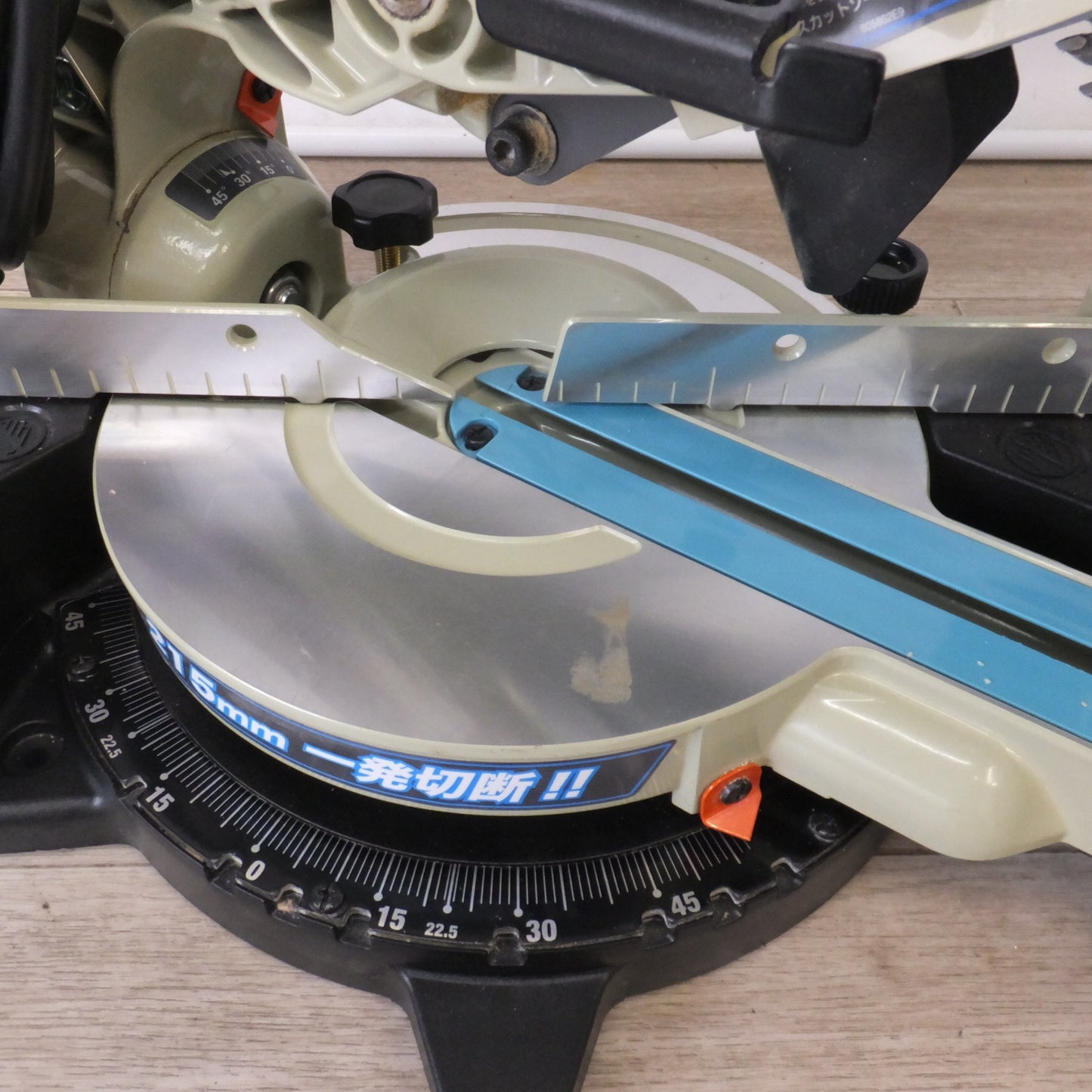 [送料無料] 美品★マキタ makita 165mm スライドマルノコ LS0611　100V～ 11A 50-60Hz 1050W　155～165mm 木工用 超硬丸ノコ★