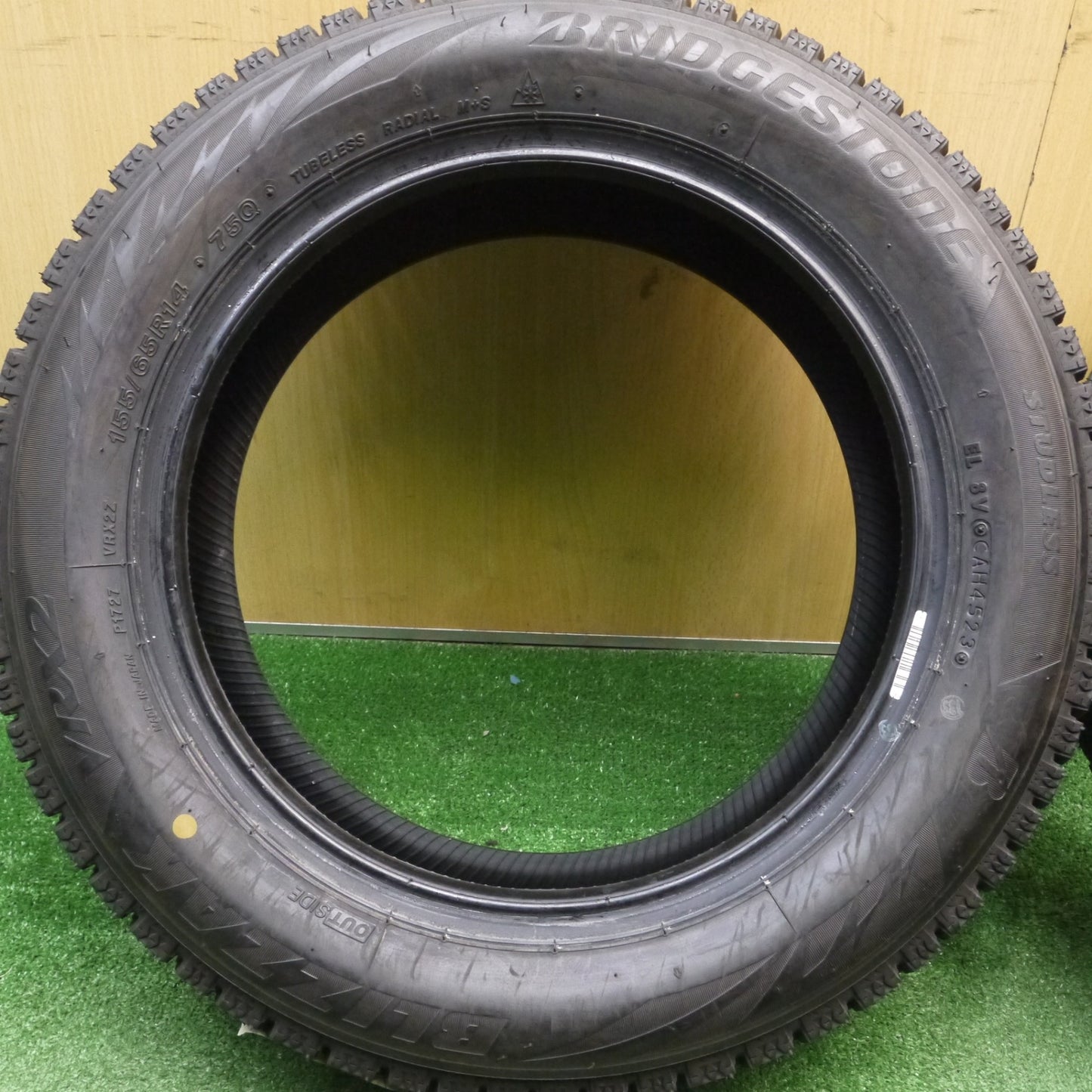 [送料無料] 未使用！23年★スタッドレス 155/65R14 ブリヂストン ブリザック VRX2 タイヤ 14インチ タント スペーシア N-BOX N-ONE等★4122706Hスタ